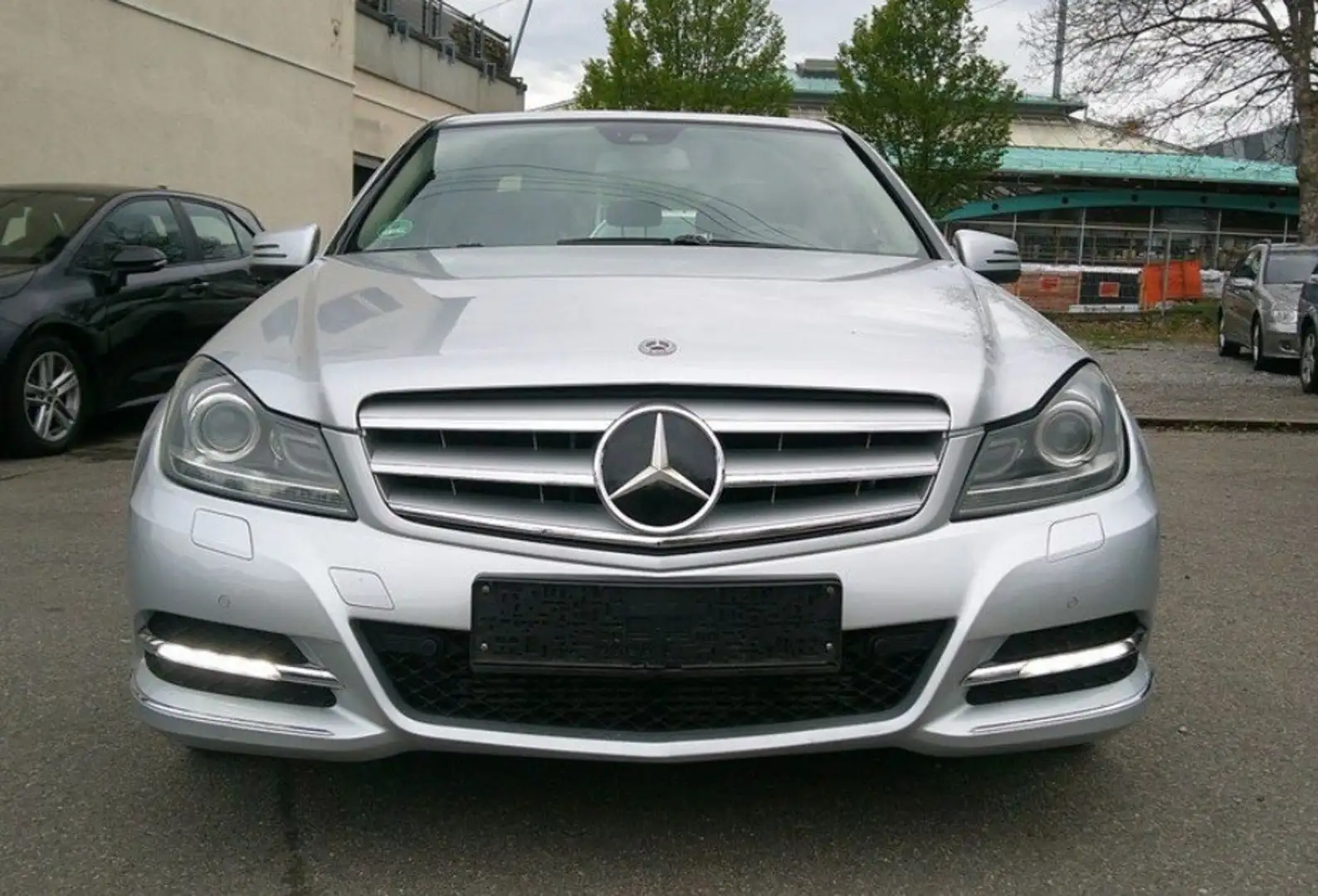 Mercedes-Benz 220 blue efficenz - 2