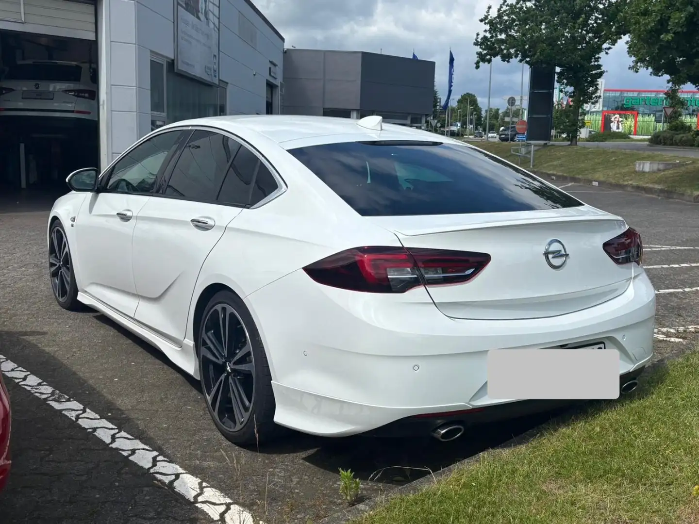 Opel Insignia B Grand Sport BiTurbo D 4x4 Automatik Business Inn Weiß - 2