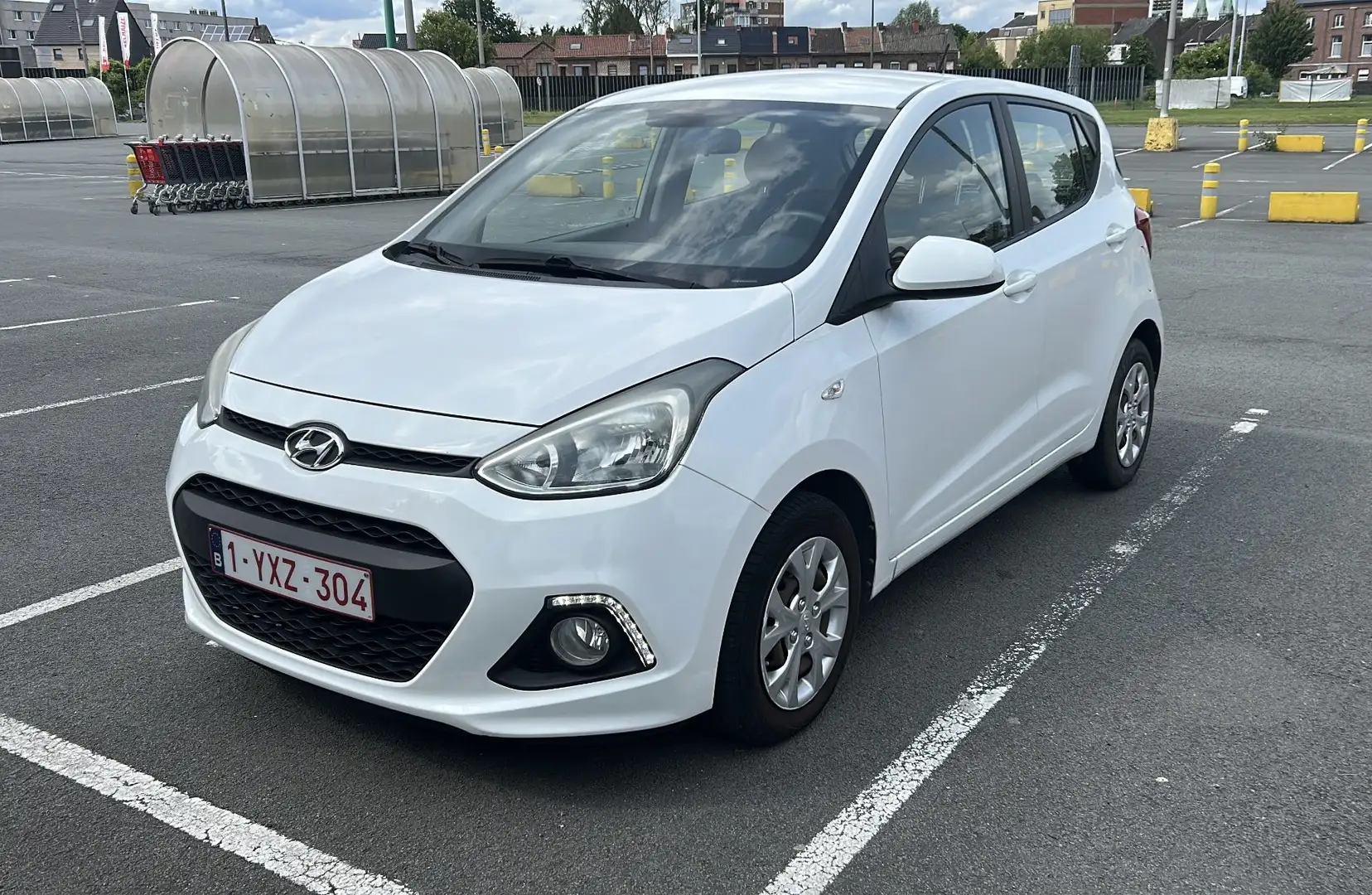 Hyundai i10 1.0i cool prêt à être immatriculé - 2
