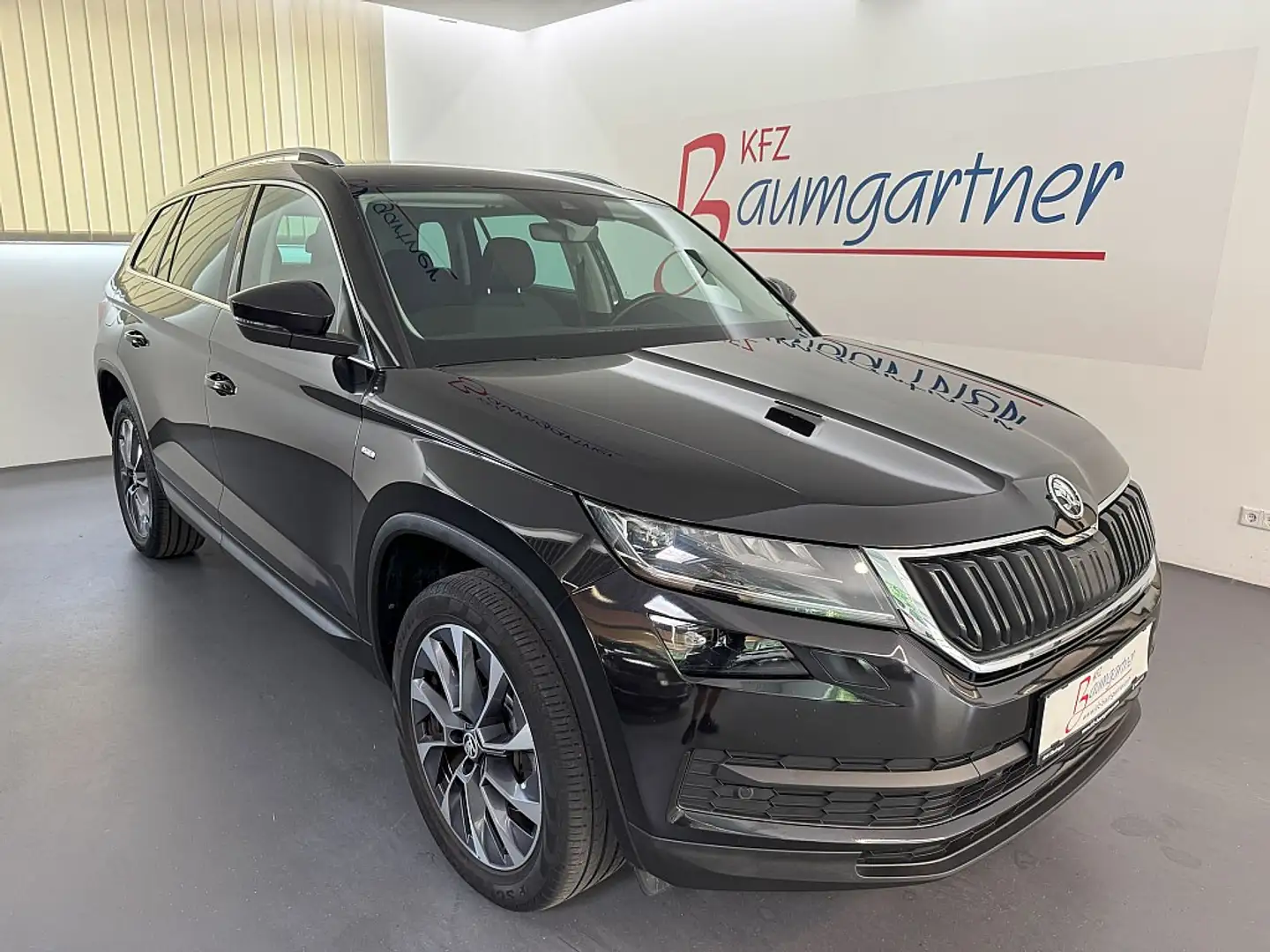 Skoda Kodiaq 2,0TDI DSG 4x4 *LED*NAVI*ACC*Sitzheizung vo/hi*... Schwarz - 1