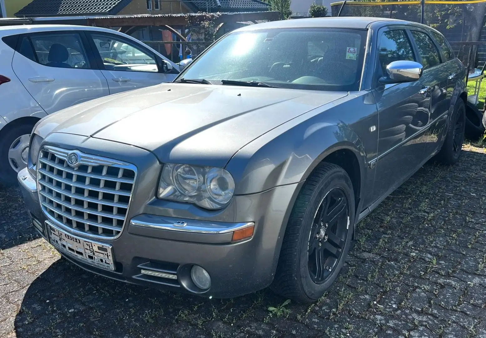 Chrysler 300C Touring 3.0 CRD Grau - 1