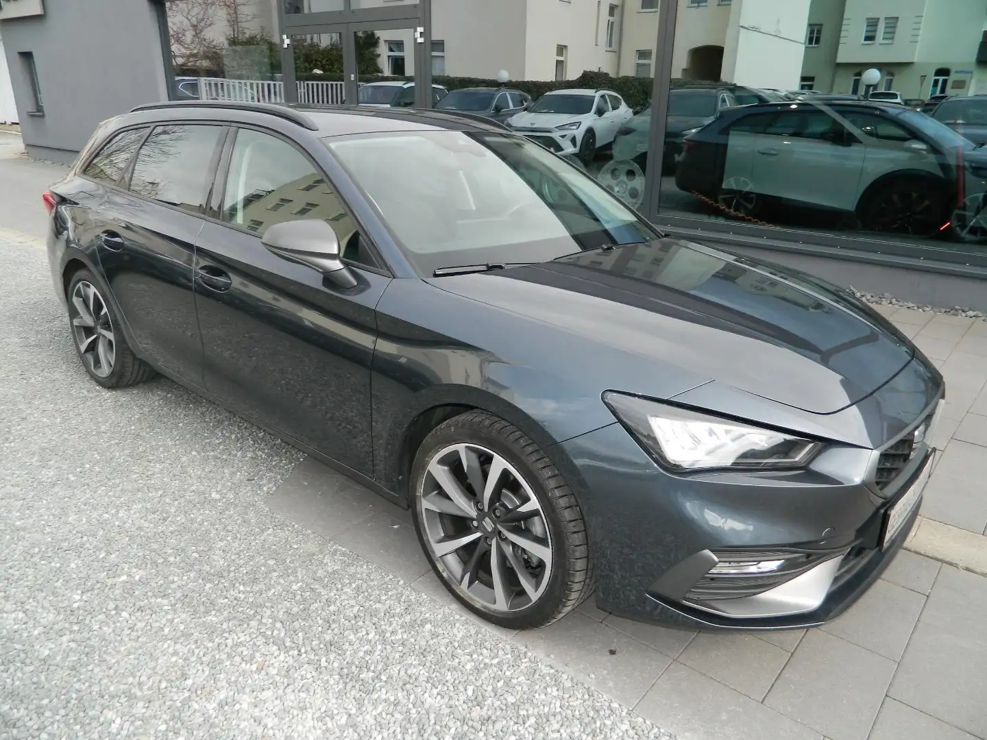 SEAT Leon FR 2.0 TDI DSG Navi/Sitzheiz/CarPlay/Licht&SichtP/ Gris - 1