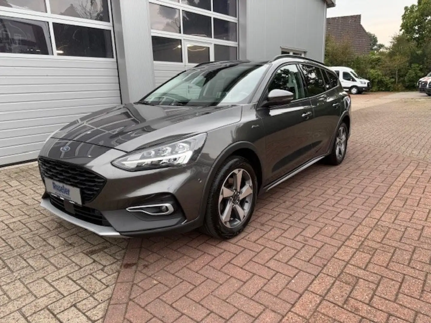 Ford Focus Active Grau - 1