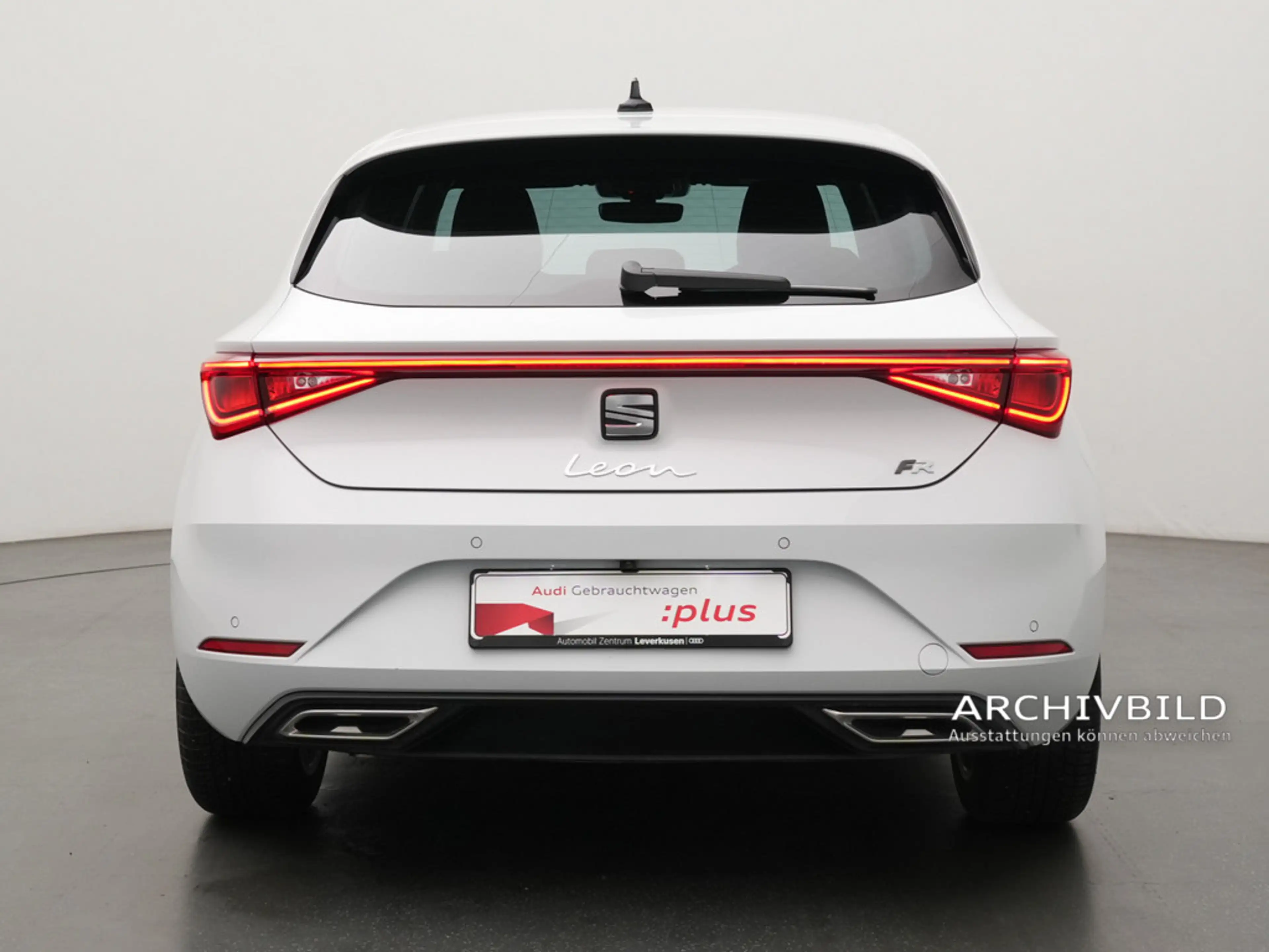 SEAT Leon FR MATRIX KAM KEYLESS ACC PDC NAVI SHZ — photo 4