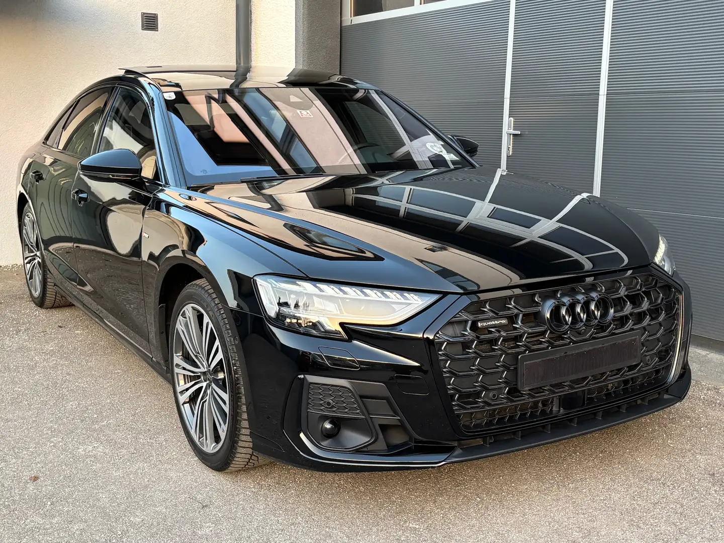 Audi A8 60 TFSI e quattro *VOLLAUSSTATTUNG* Schwarz - 1