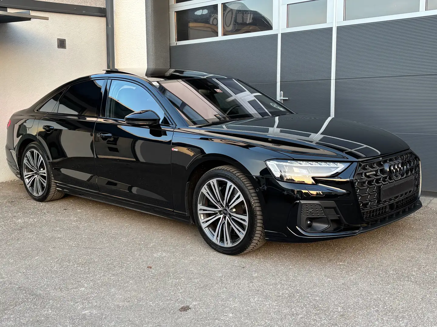Audi A8 60 TFSI e quattro *VOLLAUSSTATTUNG* Schwarz - 2