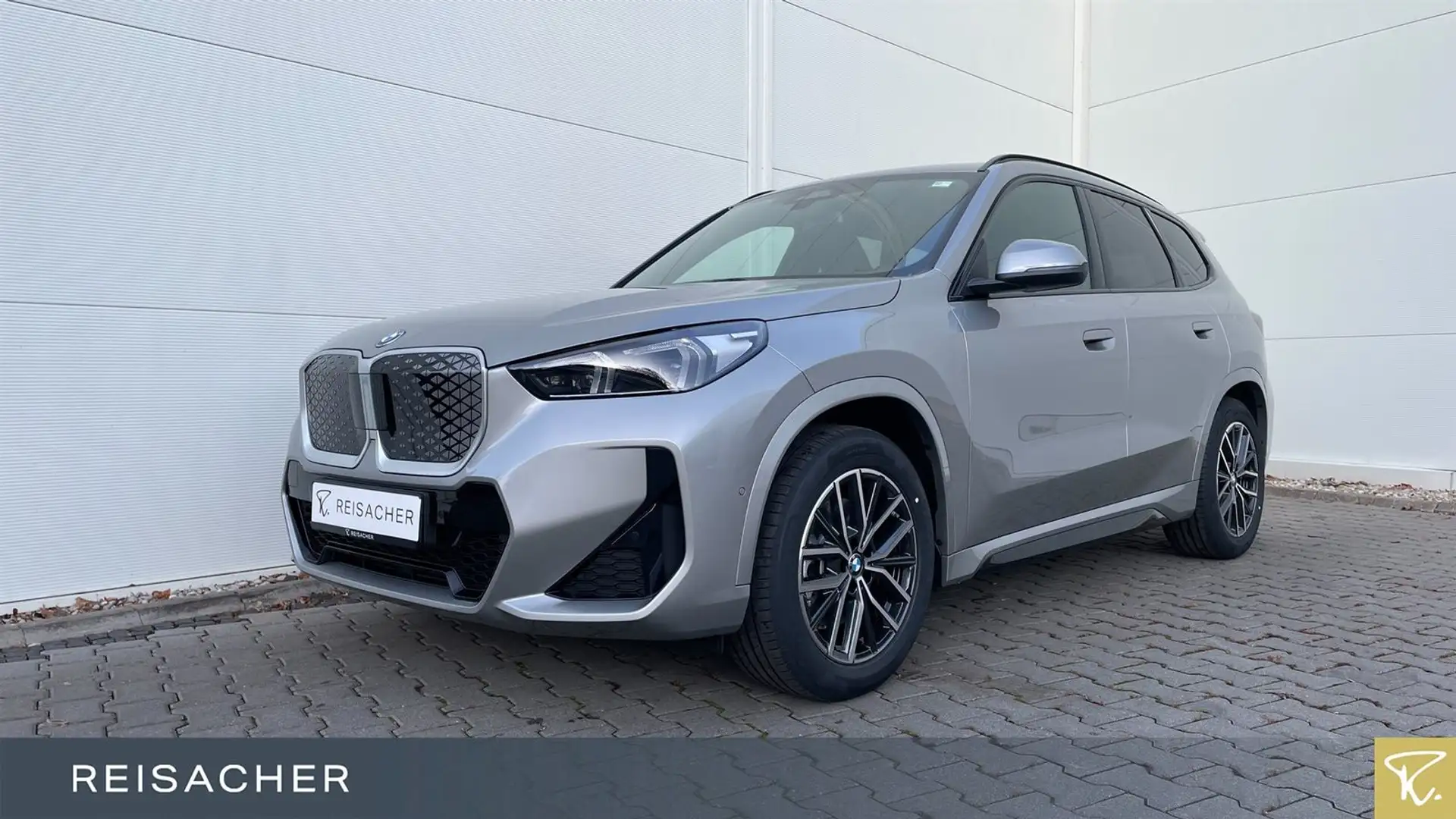 BMW iX1 IX1 A XDRIVE30 M-Sport,AHK,DA+,Autom Silber - 1