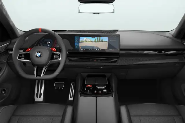 BMW M5 view 3
