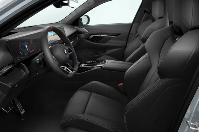 BMW M5 view 4