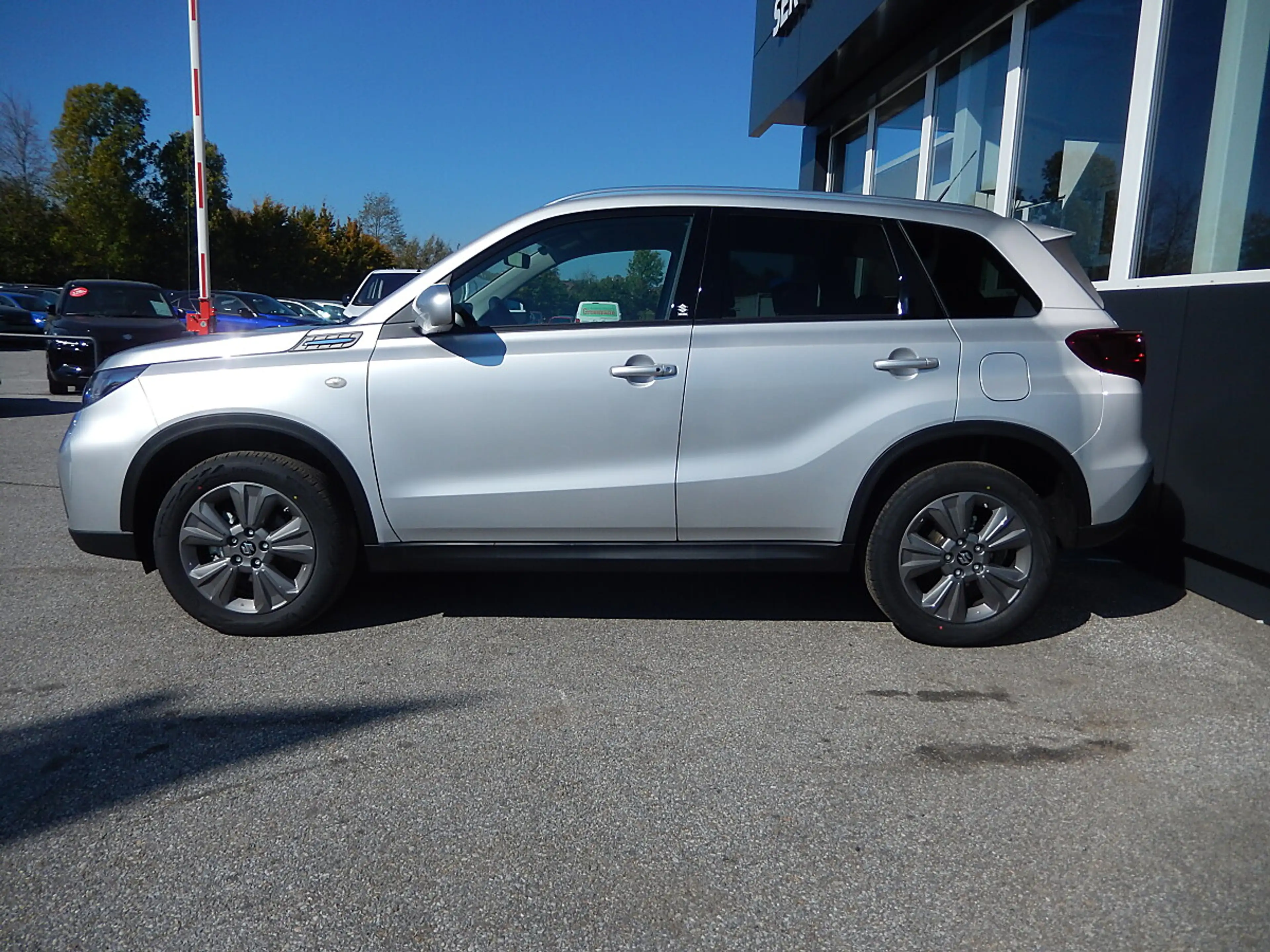 Suzuki Vitara 1,4 Hybrid ALLGRIP shine Aut. — photo 4