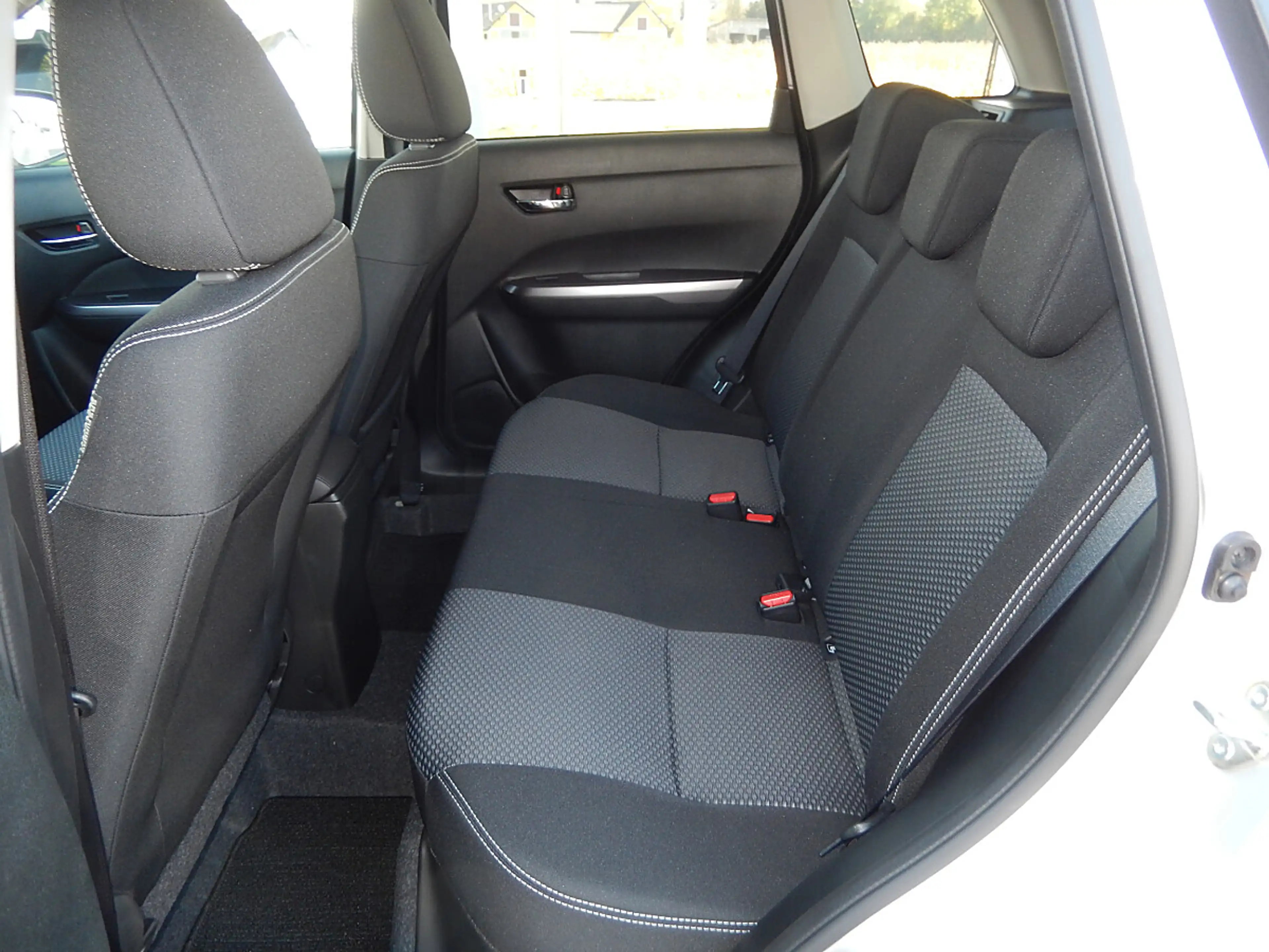 Suzuki Vitara 1,4 Hybrid ALLGRIP shine Aut. — photo 11