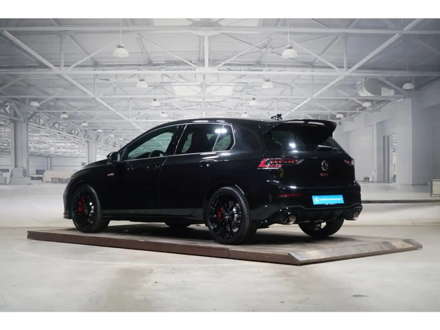 Volkswagen Golf GTI Clubsport 2.0 TSI 360 Kamera Pano Akrapov Schwarz - 2