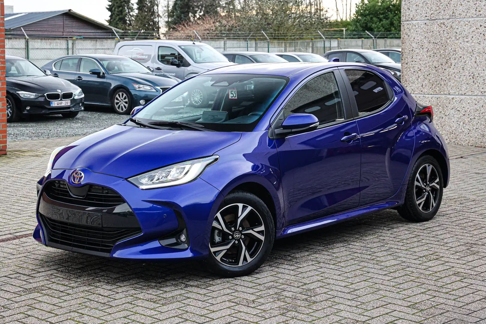 Toyota Yaris ICONIC-UITVOERING*CAMERA*CRUISE-CONTROLE*CARPLAY* Blau - 1