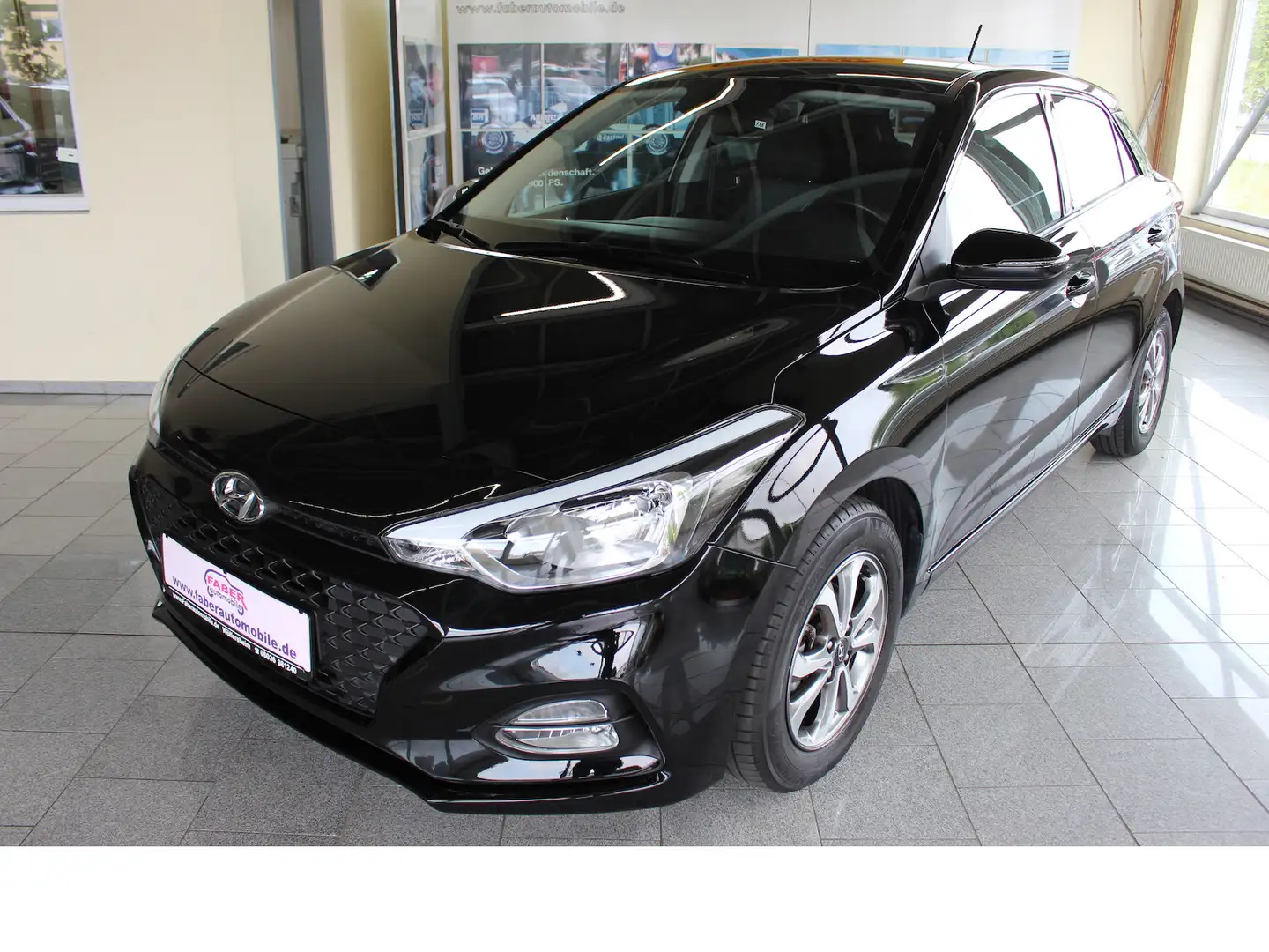 Hyundai i20 Advantage,Top-Ausstattung,Nur 22585 KM Noir - 1