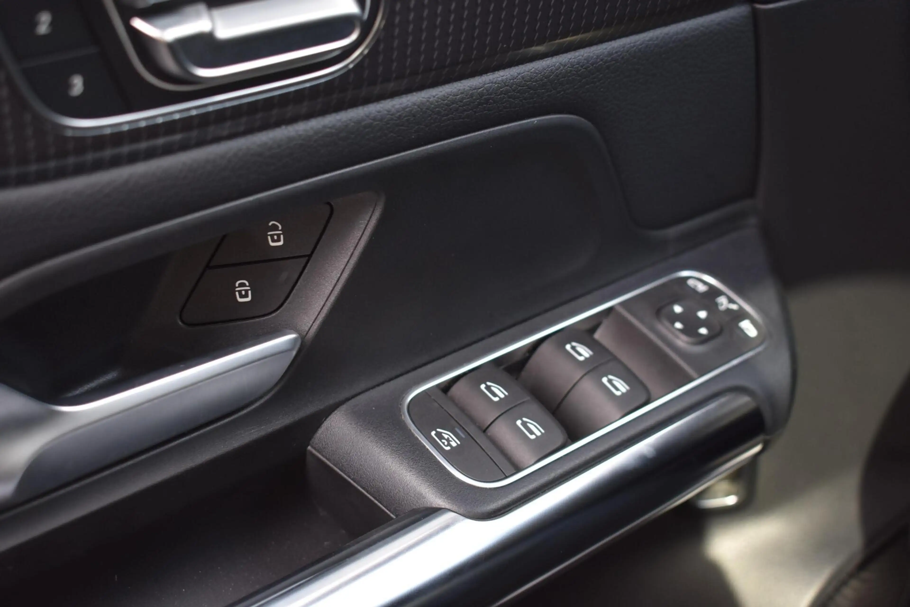Mercedes-Benz EQA 250 Business Solution Luxury 67 kWh | Pano | Sfeerverl — photo 25