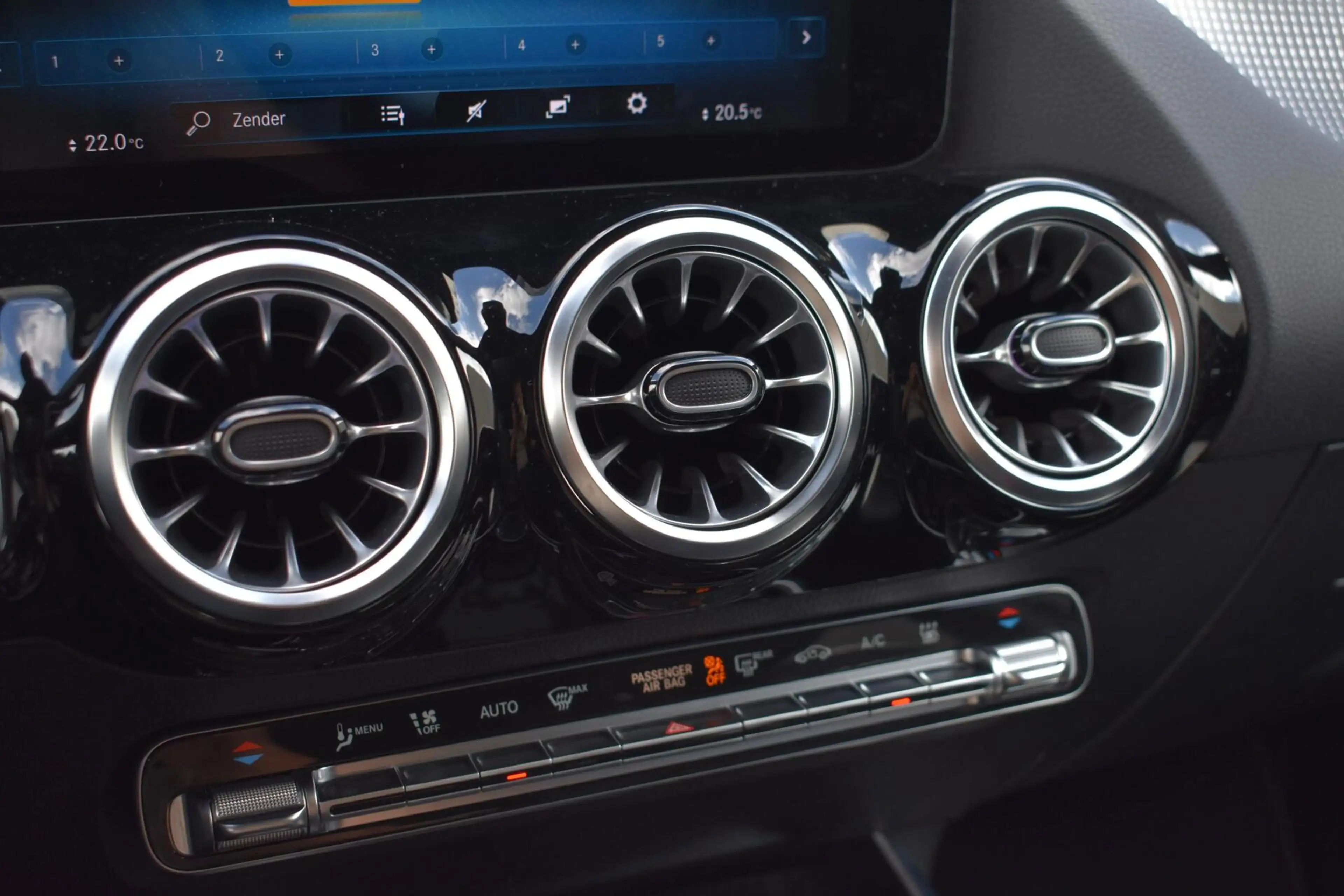 Mercedes-Benz EQA 250 Business Solution Luxury 67 kWh | Pano | Sfeerverl — photo 22