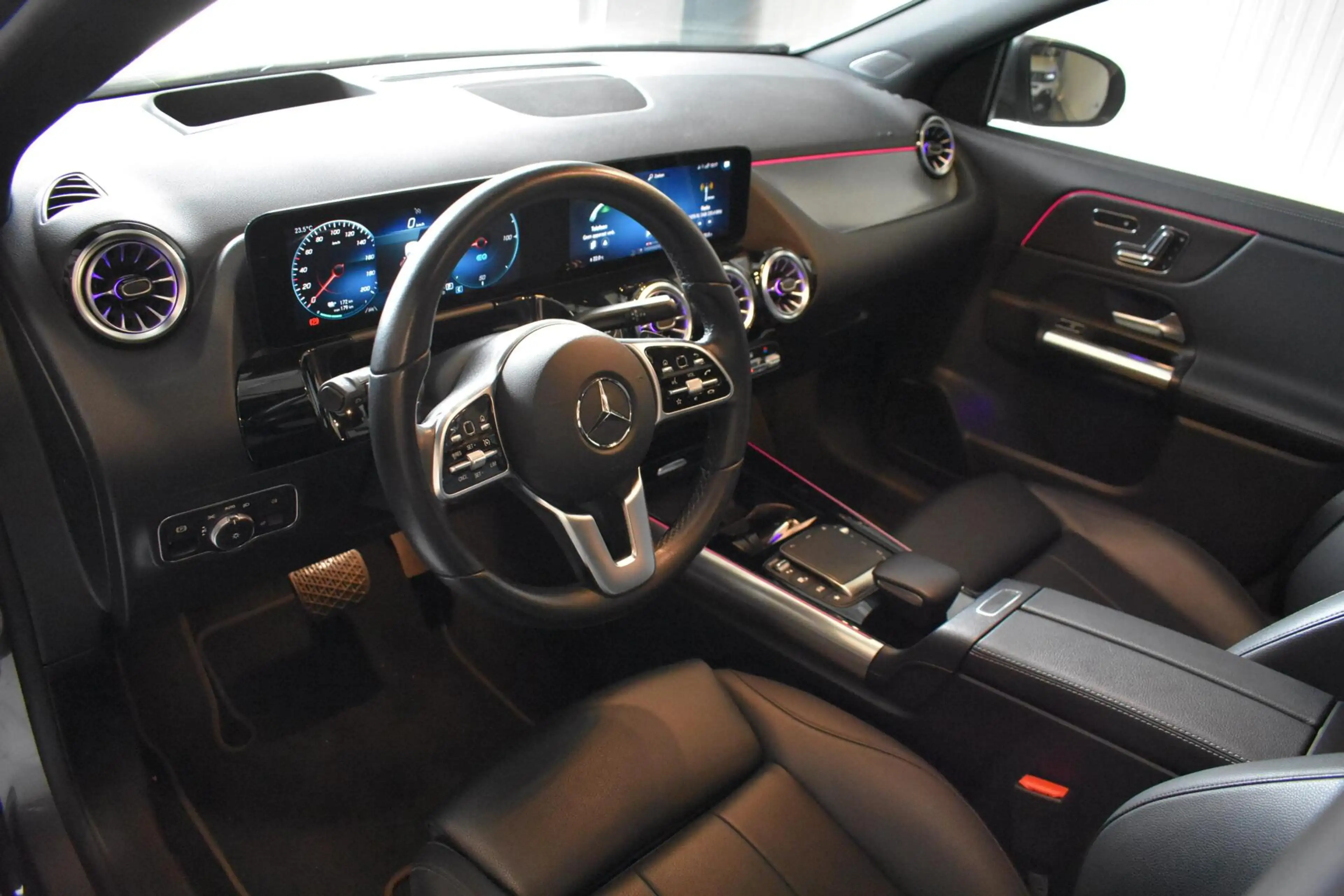 Mercedes-Benz EQA 250 Business Solution Luxury 67 kWh | Pano | Sfeerverl — photo 32