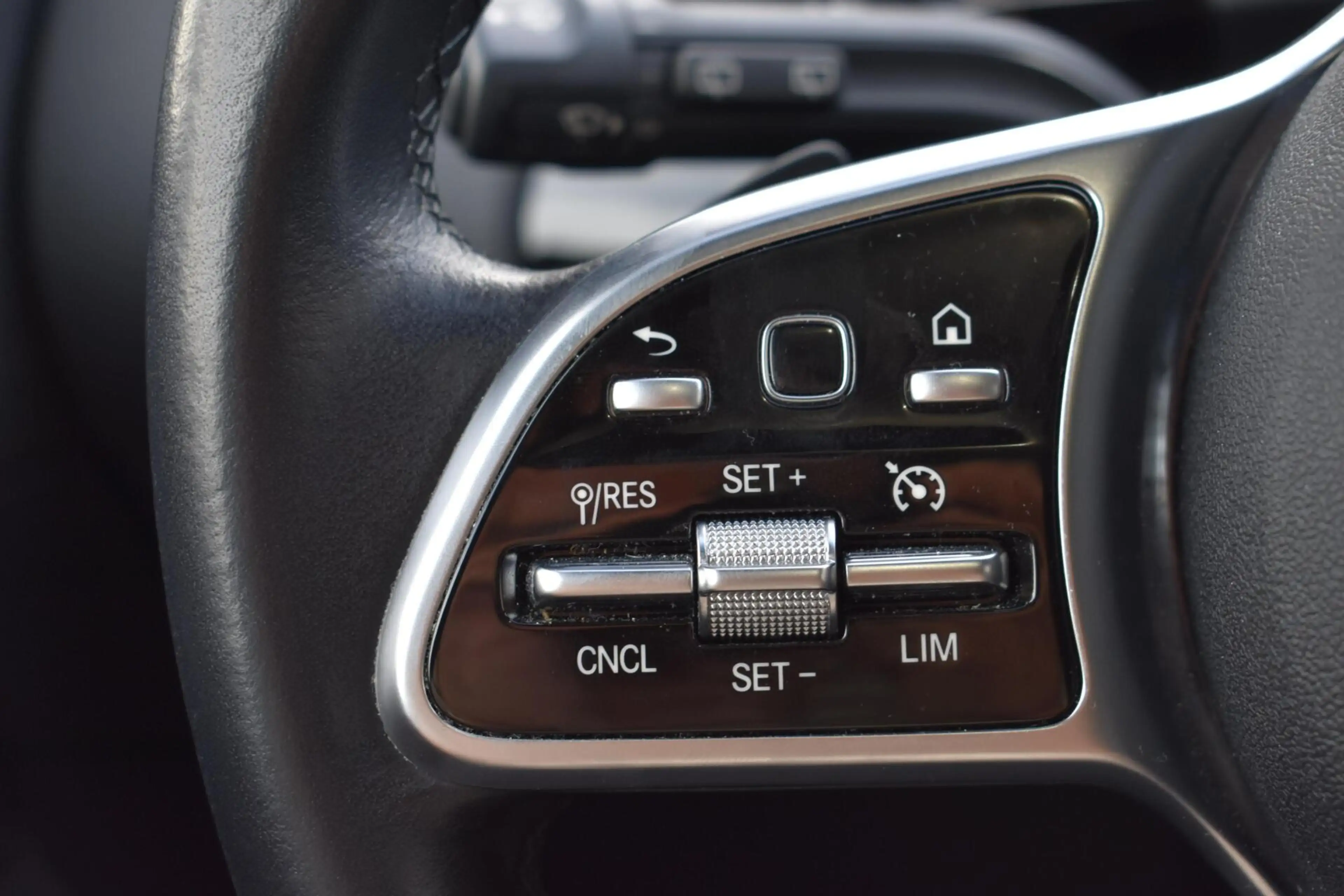 Mercedes-Benz EQA 250 Business Solution Luxury 67 kWh | Pano | Sfeerverl — photo 16