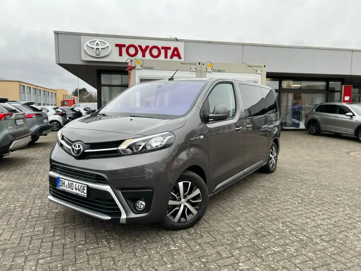 Toyota Proace Electric (75 kWh) L1 (8-Si.) Verso Team Deutschlan Grau - 2