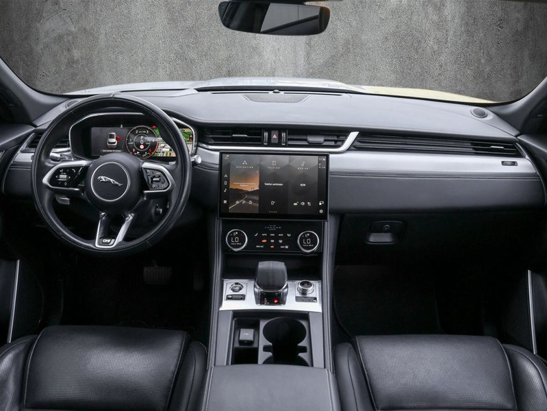 Jaguar F-Pace D200 AWD R-Dynamic SE — photo 4