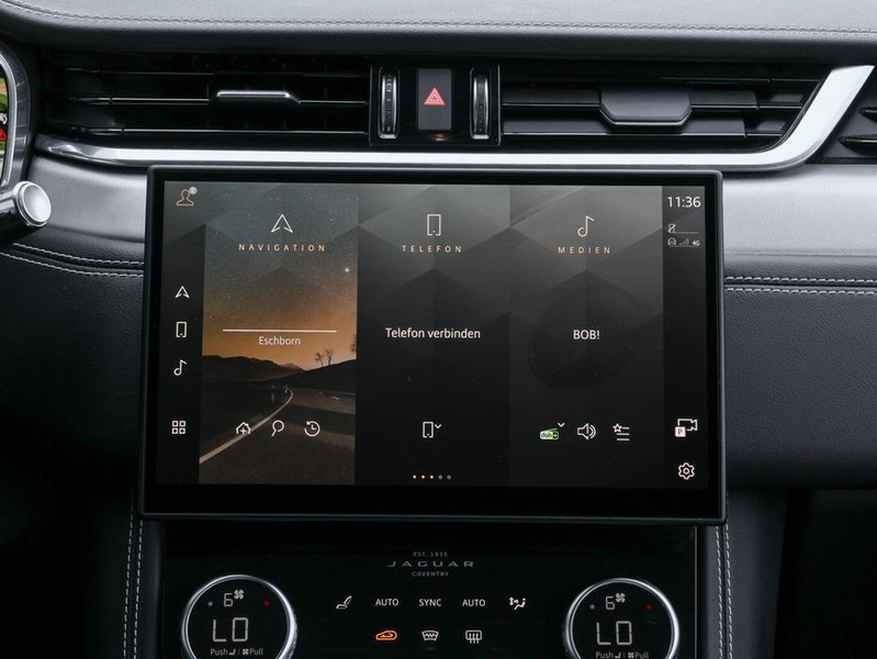 Jaguar F-Pace D200 AWD R-Dynamic SE — photo 11