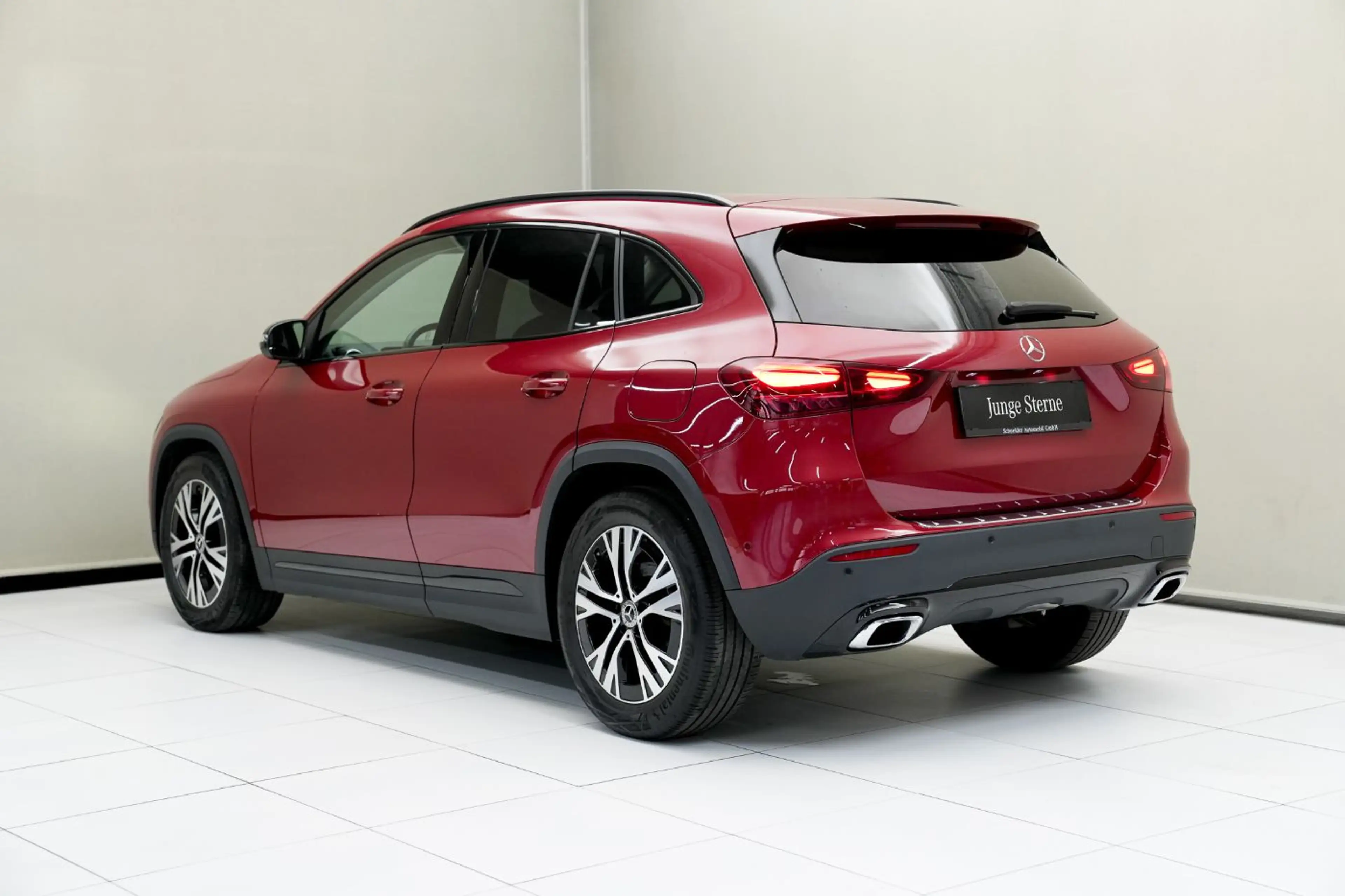 Mercedes-Benz GLA 180 Österreich-Edition Night KAM FLA el.Heck — photo 10