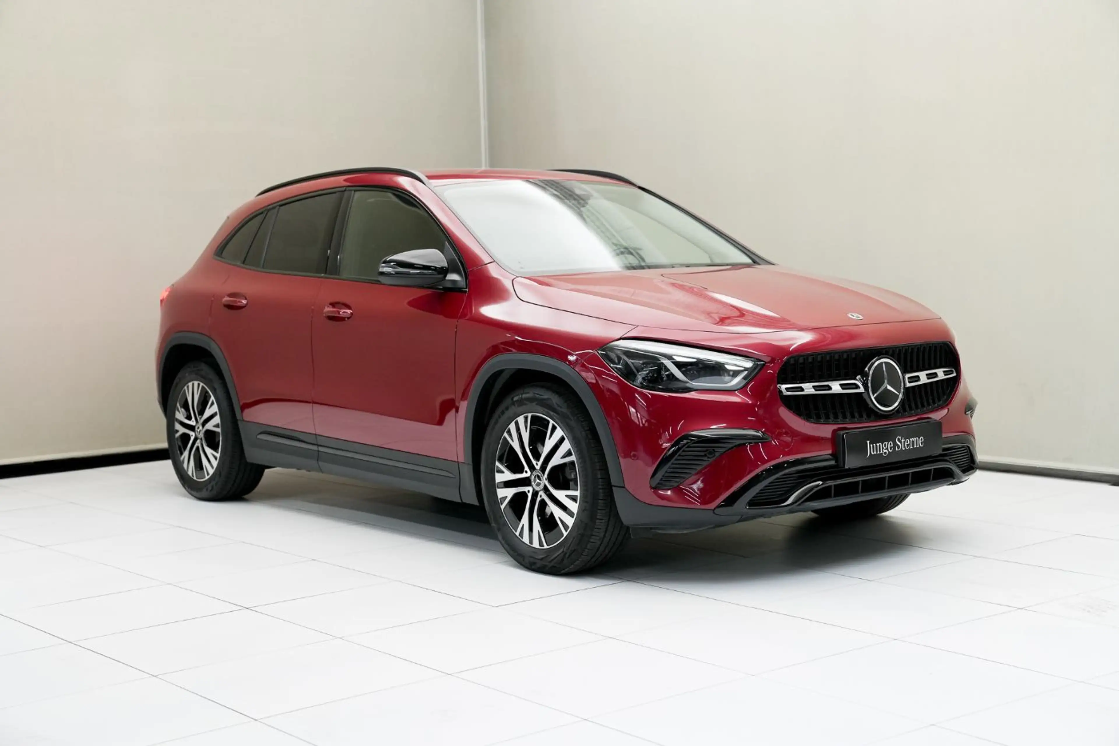 Mercedes-Benz GLA 180 Österreich-Edition Night KAM FLA el.Heck — photo 2
