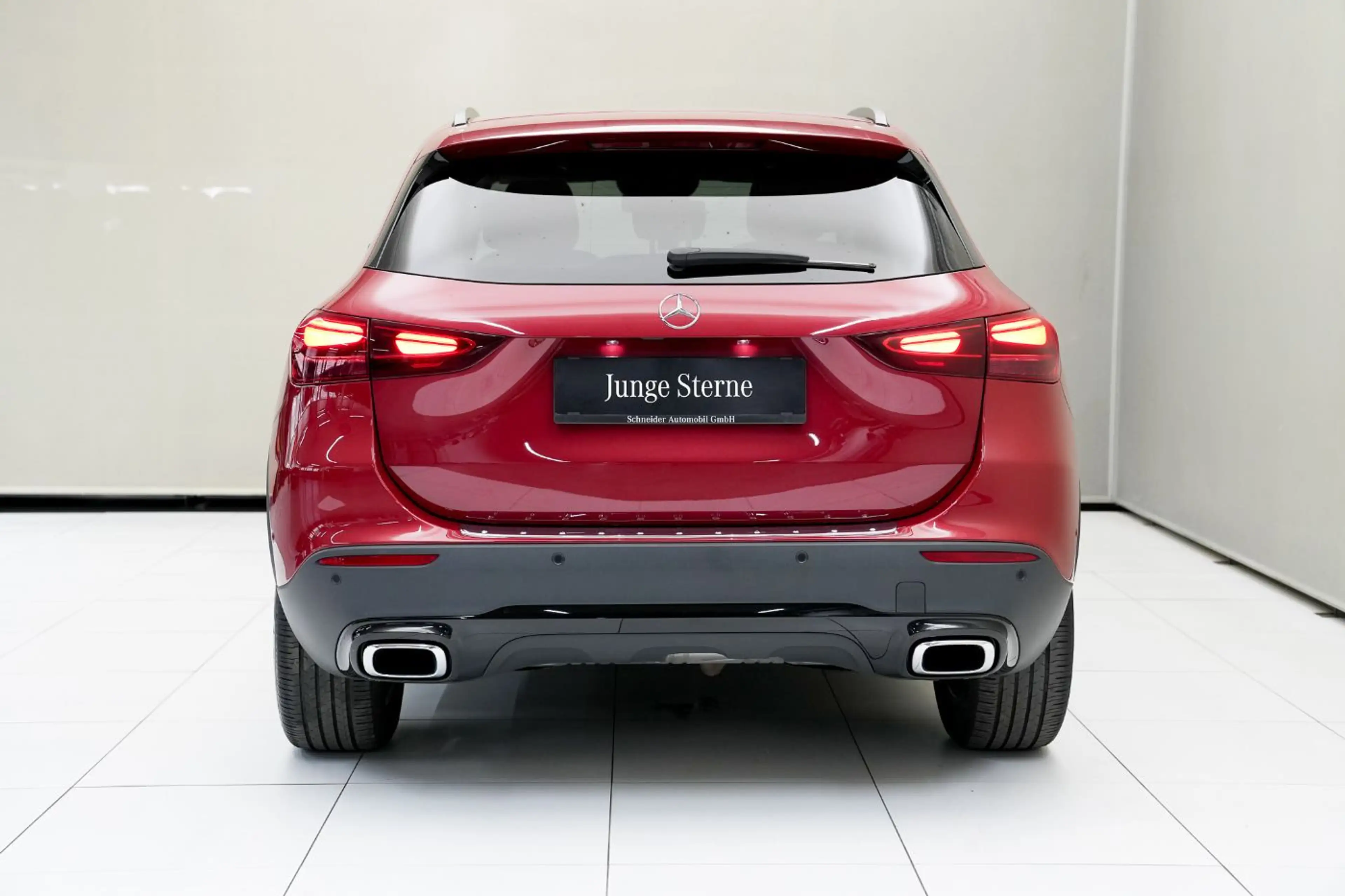 Mercedes-Benz GLA 180 Österreich-Edition Night KAM FLA el.Heck — photo 11