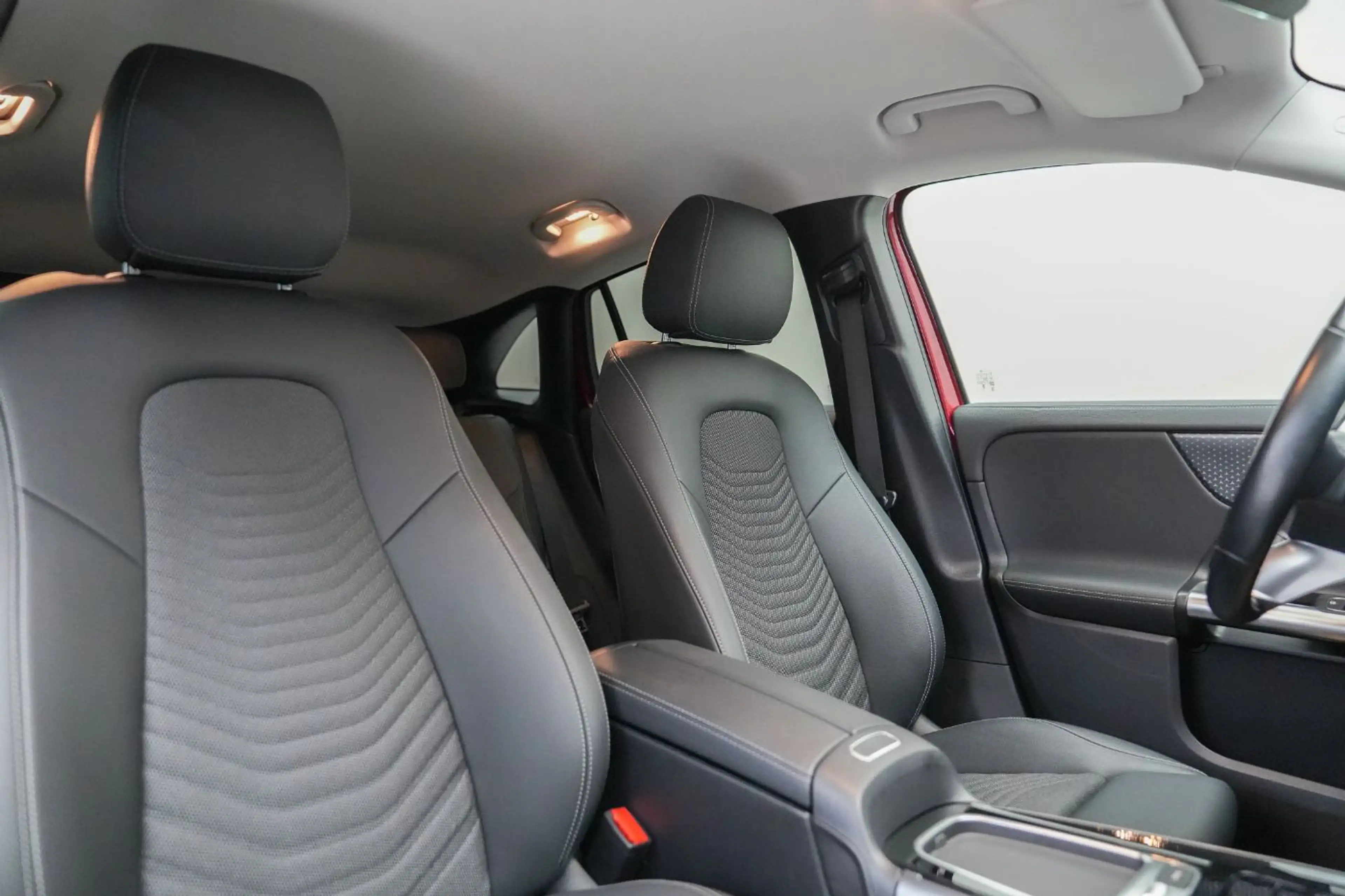 Mercedes-Benz GLA 180 Österreich-Edition Night KAM FLA el.Heck — photo 9