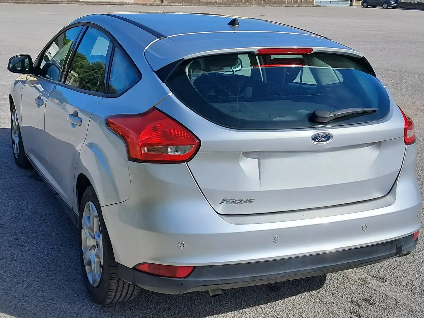 Ford Focus Focus 5p 1.5 tdci Plus s&s Argento - 1