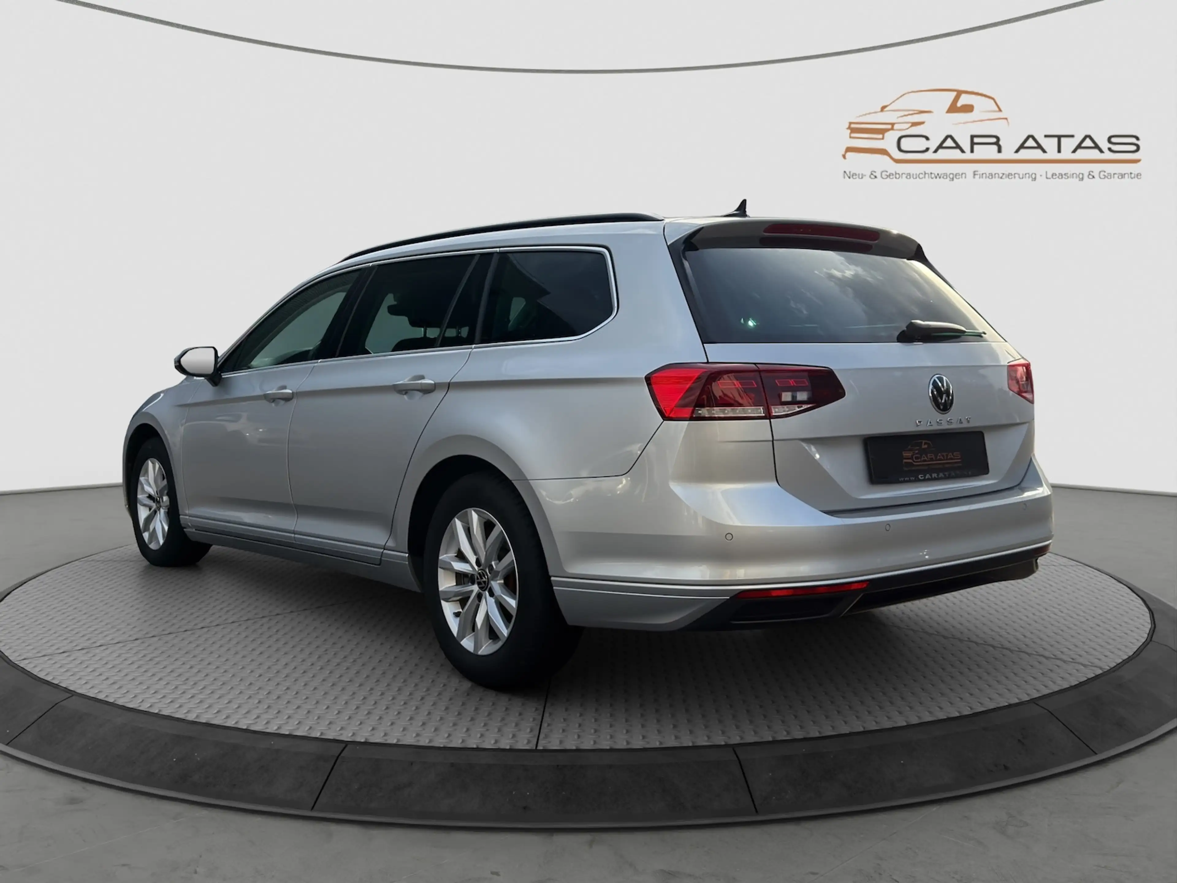 Volkswagen Passat Variant 2.0 TDI Business DSG ACC PDC — photo 5