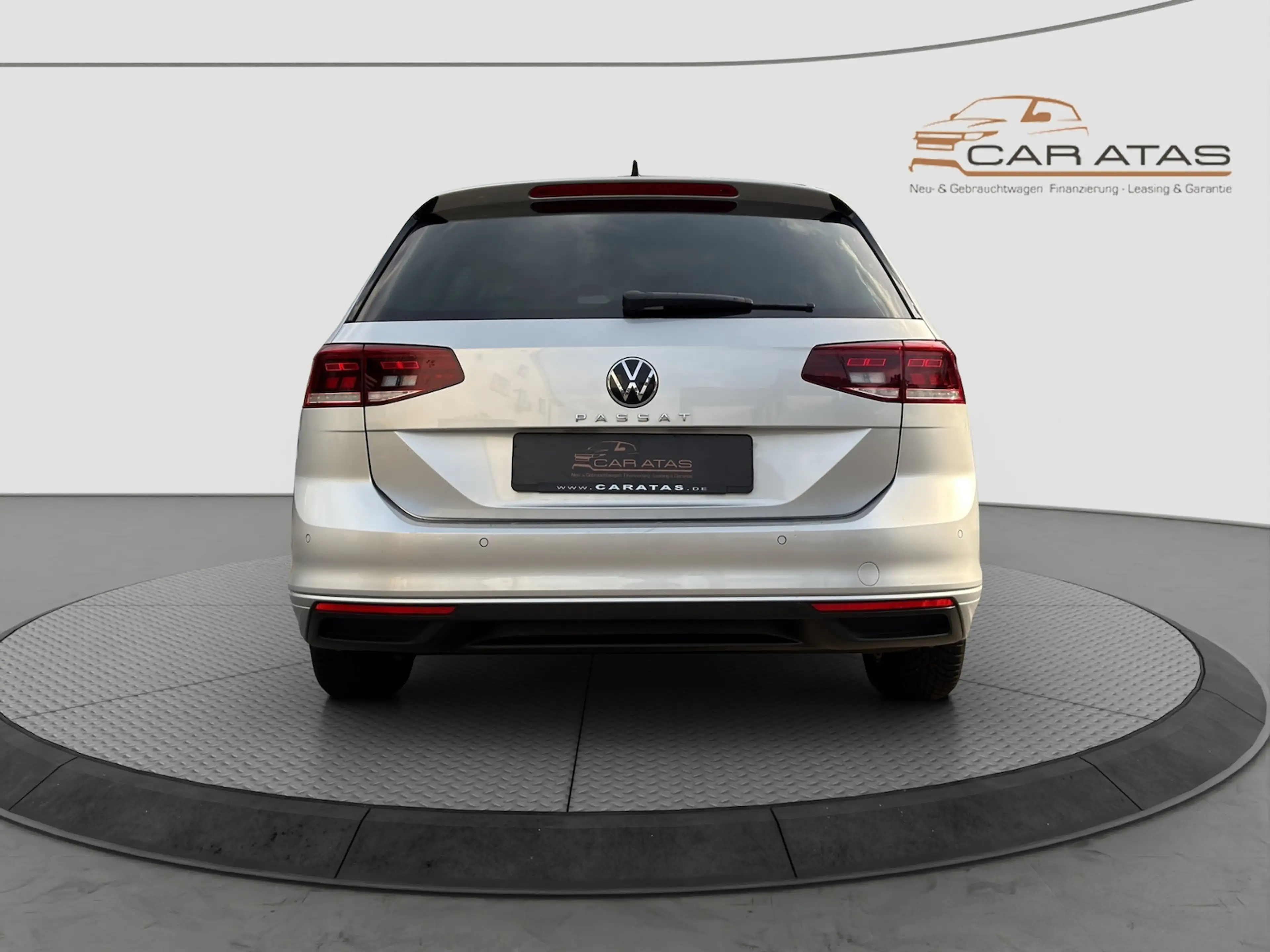 Volkswagen Passat Variant 2.0 TDI Business DSG ACC PDC — photo 6