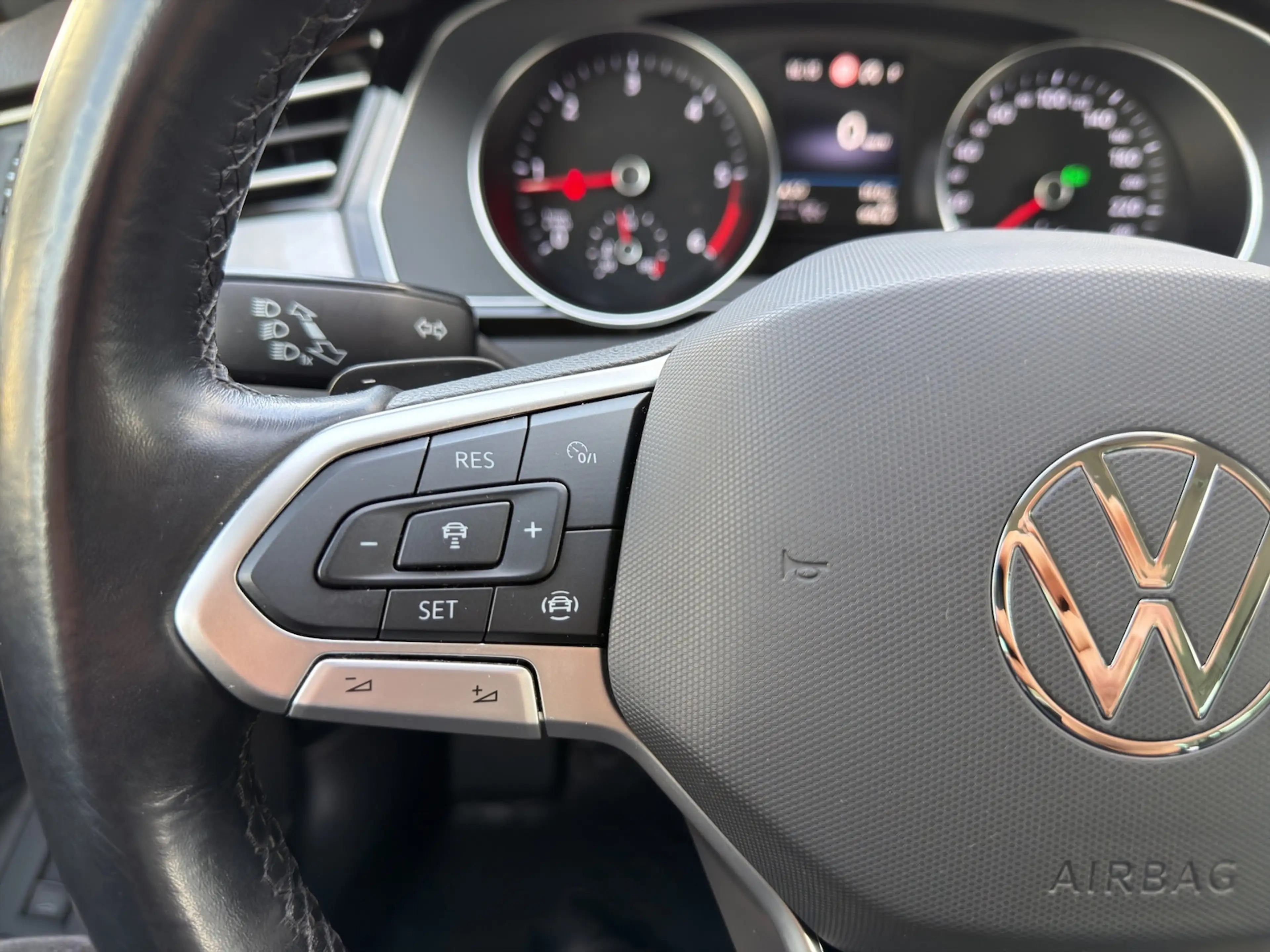 Volkswagen Passat Variant 2.0 TDI Business DSG ACC PDC — photo 14