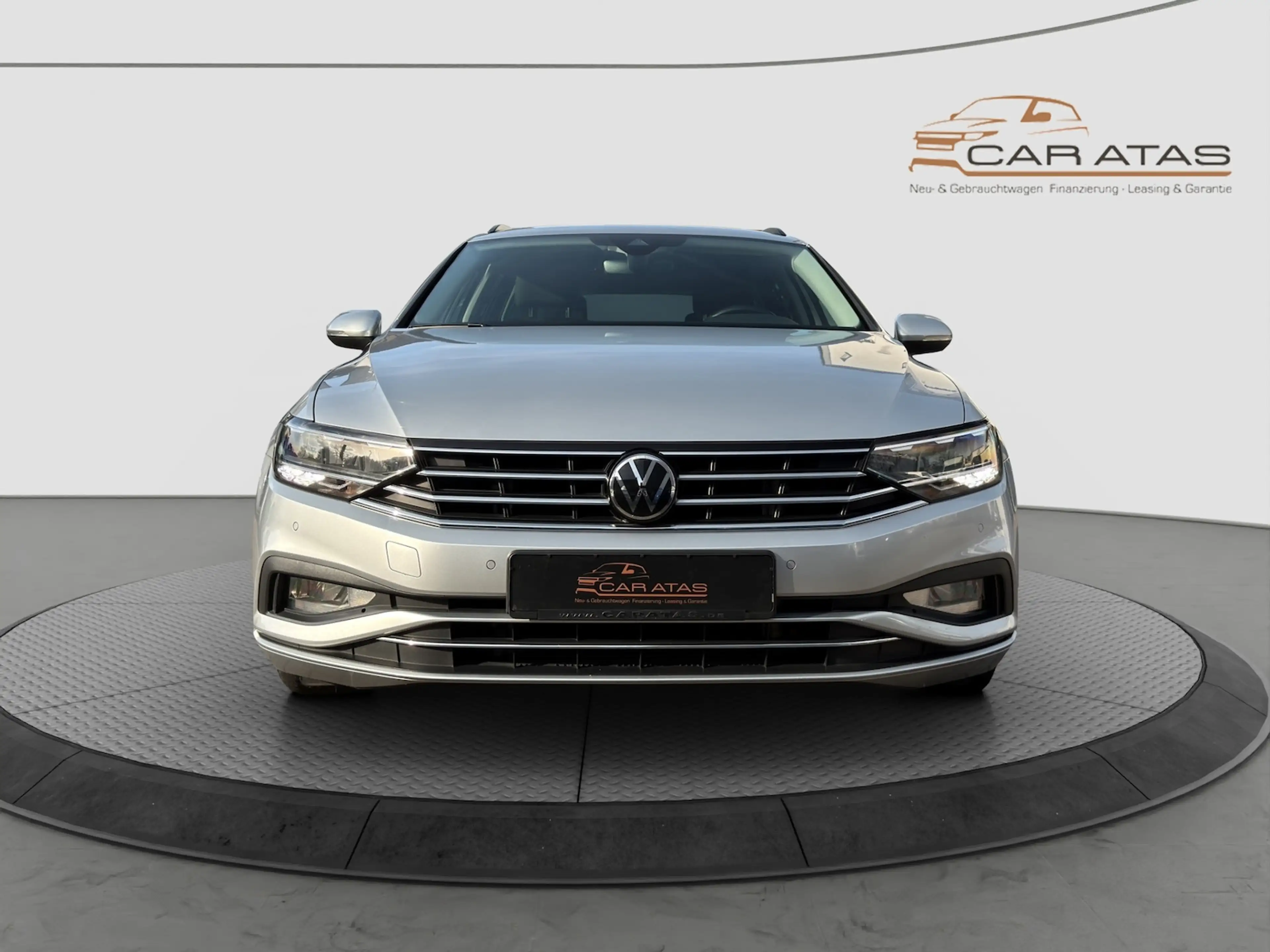 Volkswagen Passat Variant 2.0 TDI Business DSG ACC PDC — photo 2