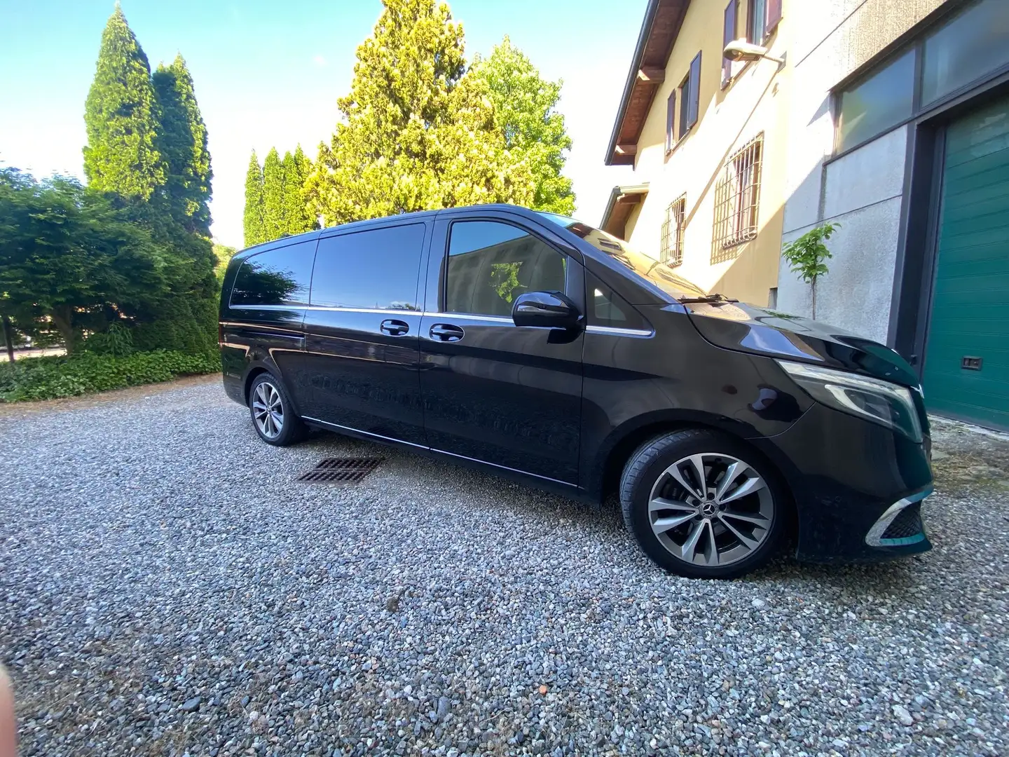 Mercedes-Benz V V Extralong 250 d Premium Business auto Nero - 2