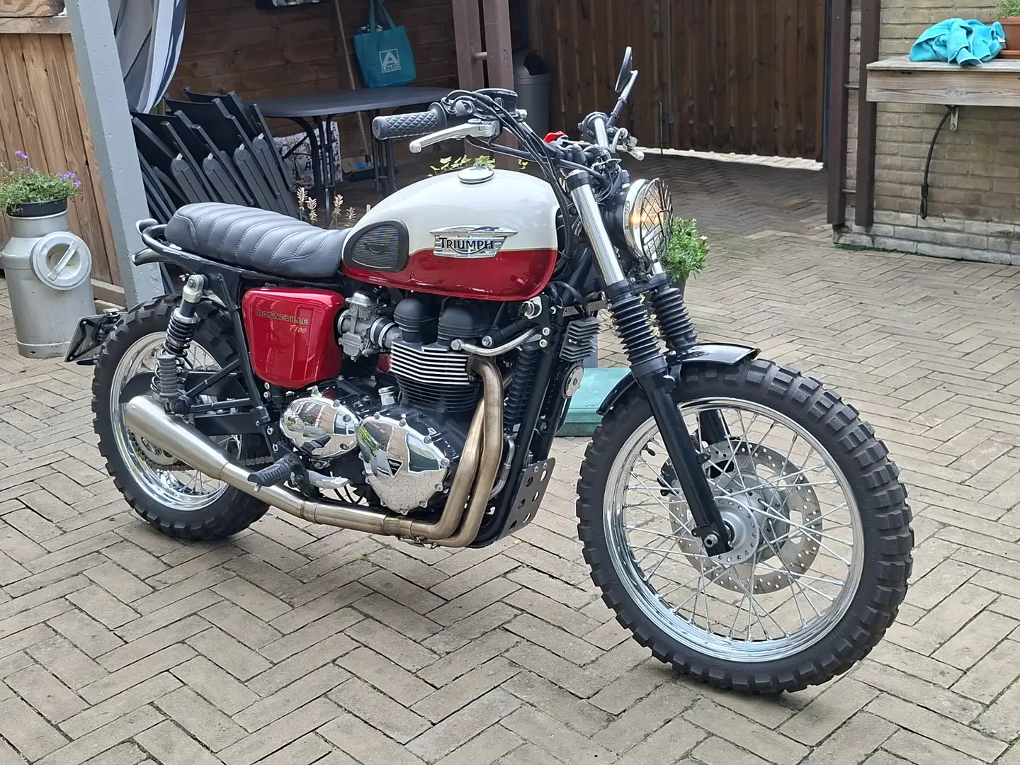 Triumph Bonneville T100 Wit - 1