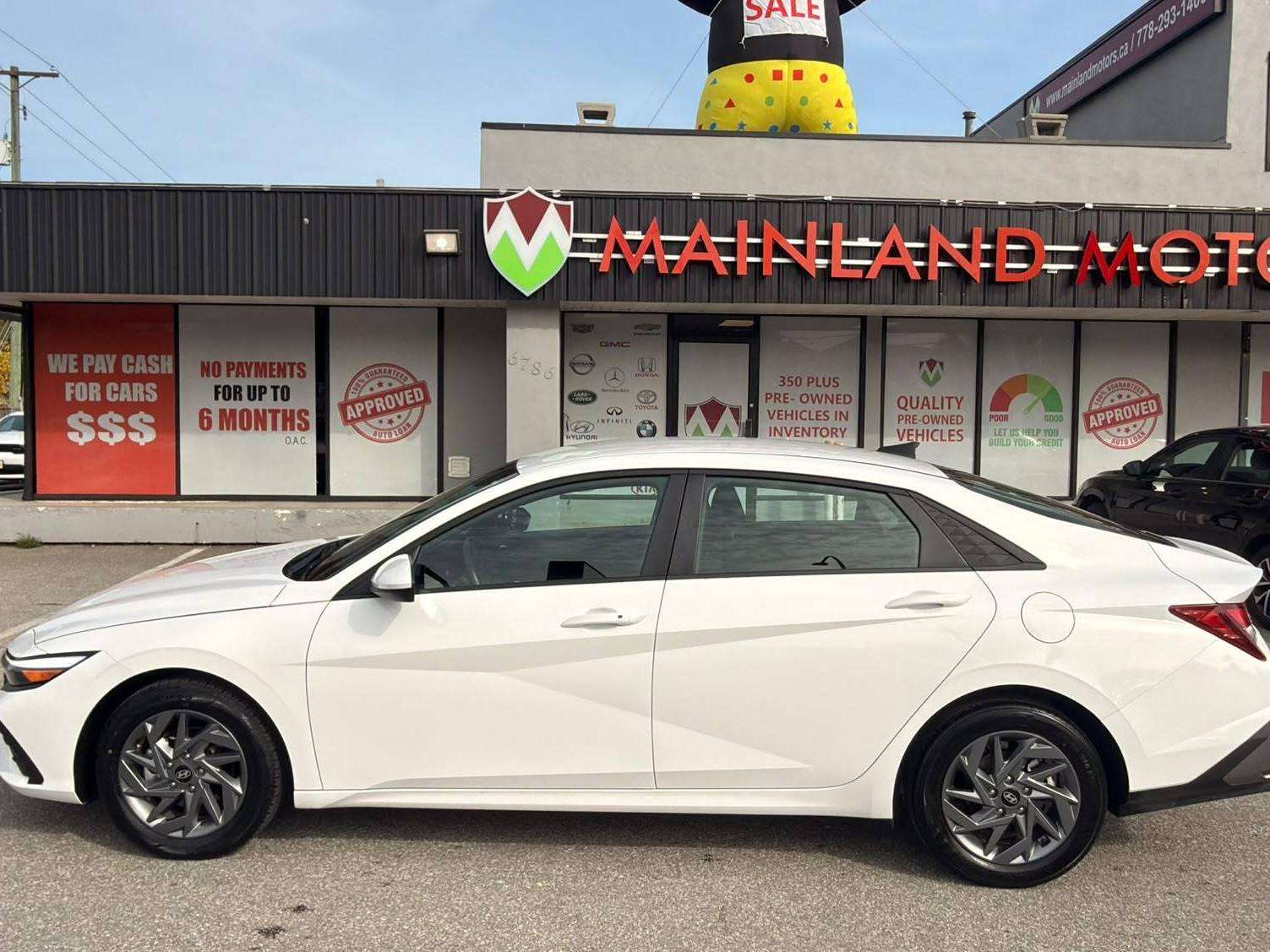 2025 Hyundai Elantra — view 8