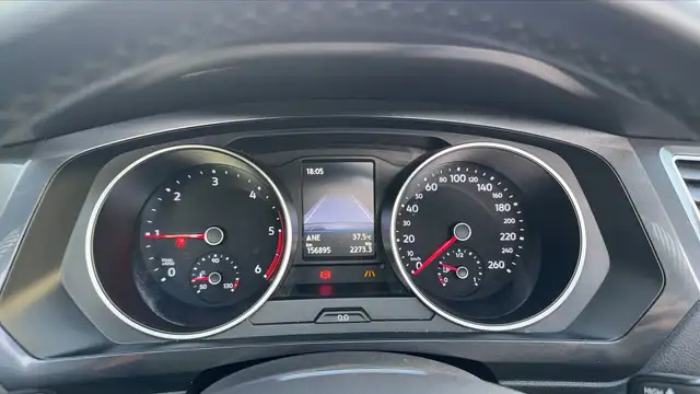 Volkswagen Tiguan view 12