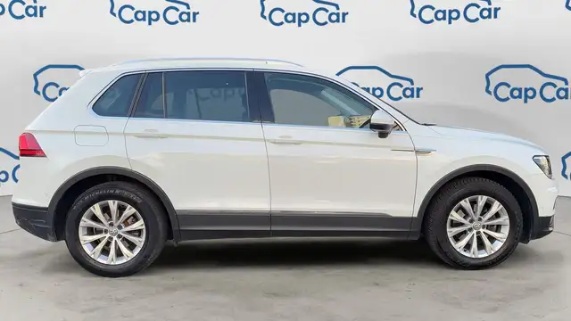 Volkswagen Tiguan view 4