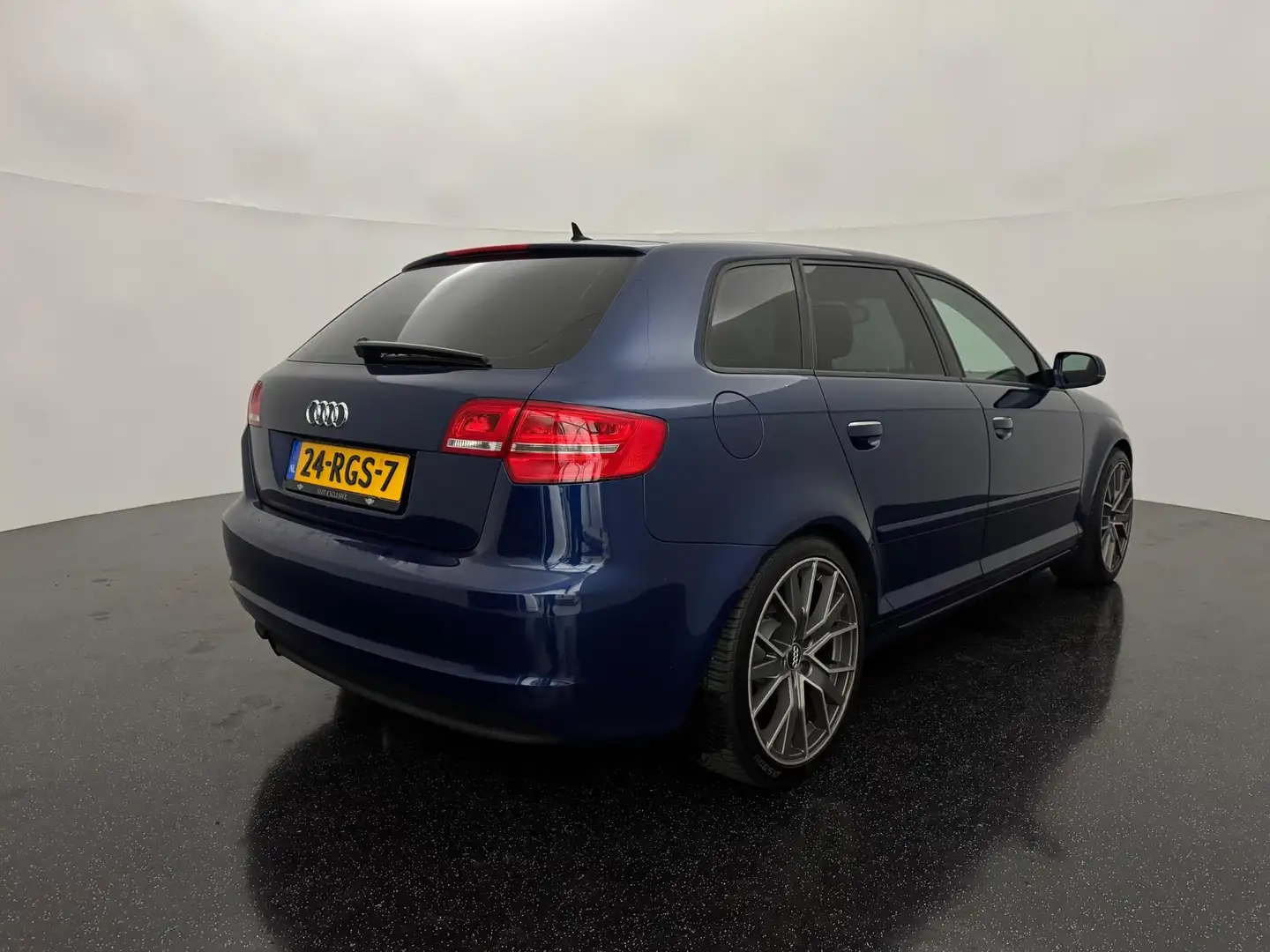 Audi A3 Sportback 1.2 TFSI Attraction Pro Line Business Bleu - 2