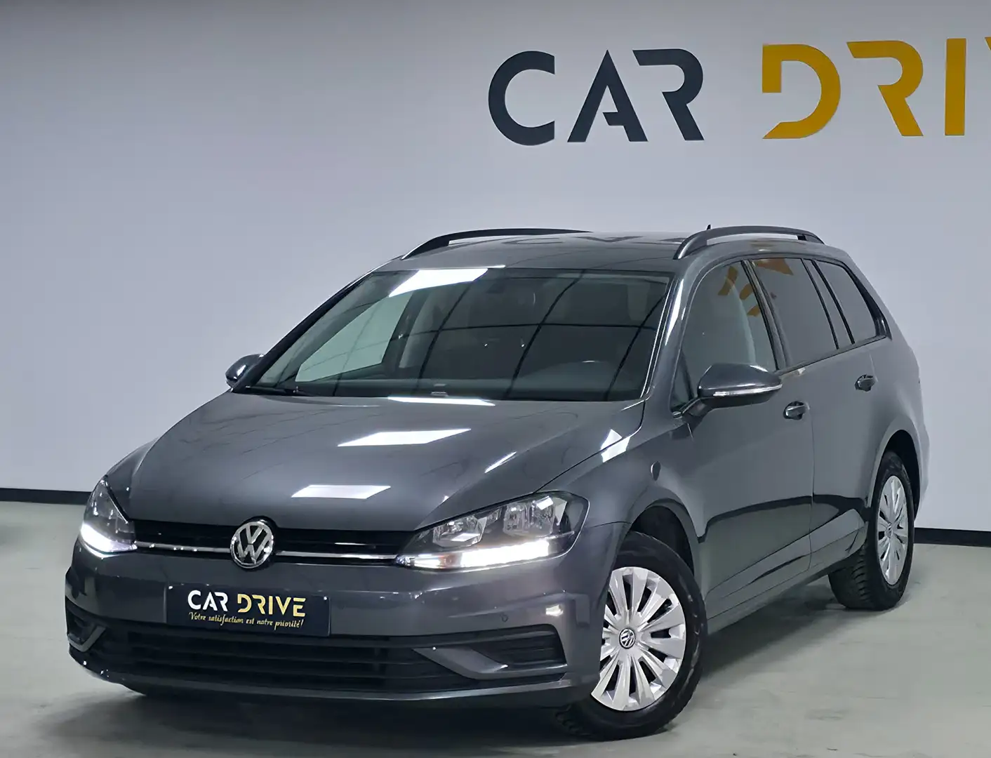 Volkswagen Golf 1.6 TDi CAMERA/CAPTEURS/CLIM BI ZONE/CRUISE ADAPT Сірий - 1