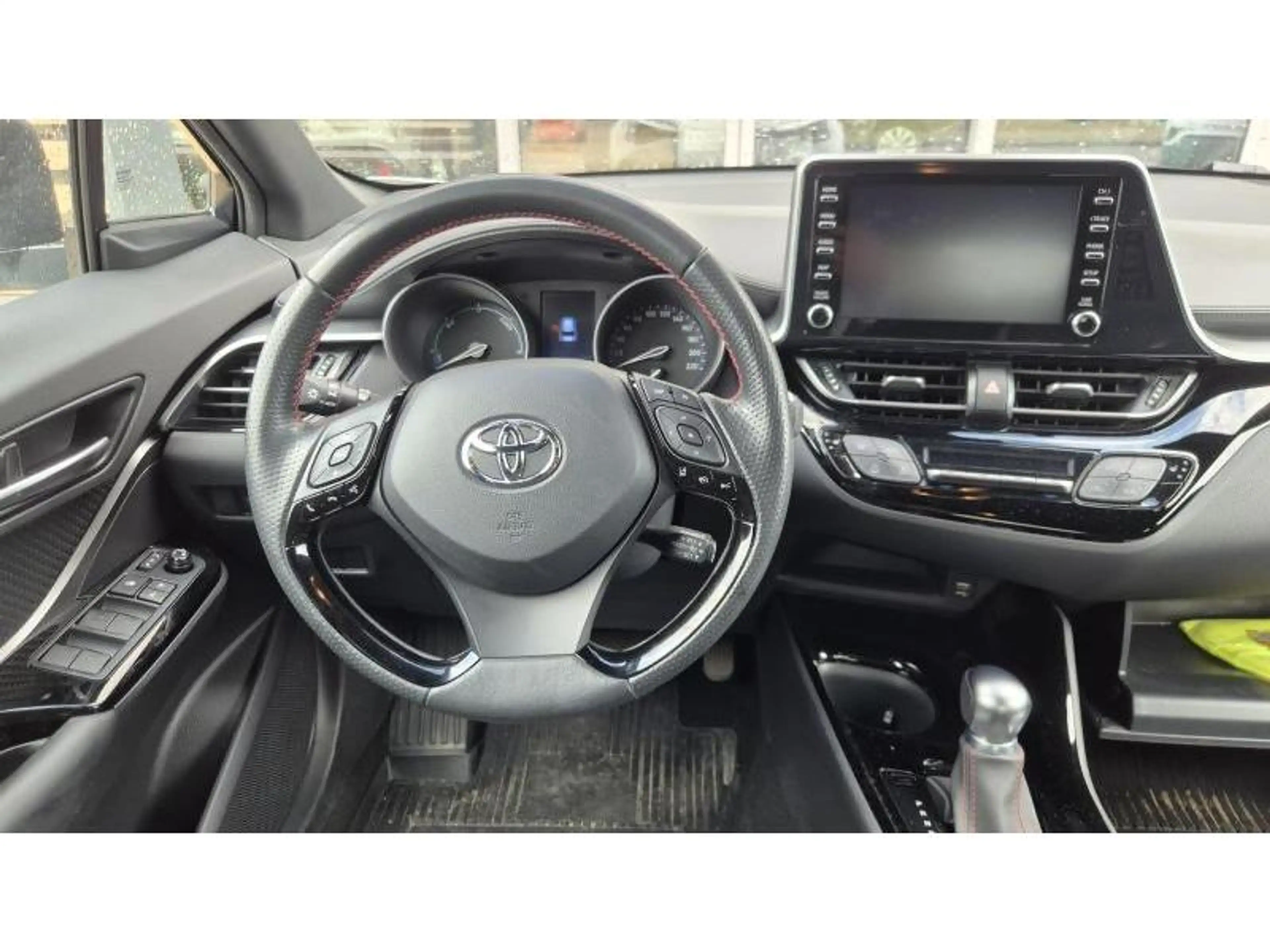 Toyota C-HR GR Sport — photo 4