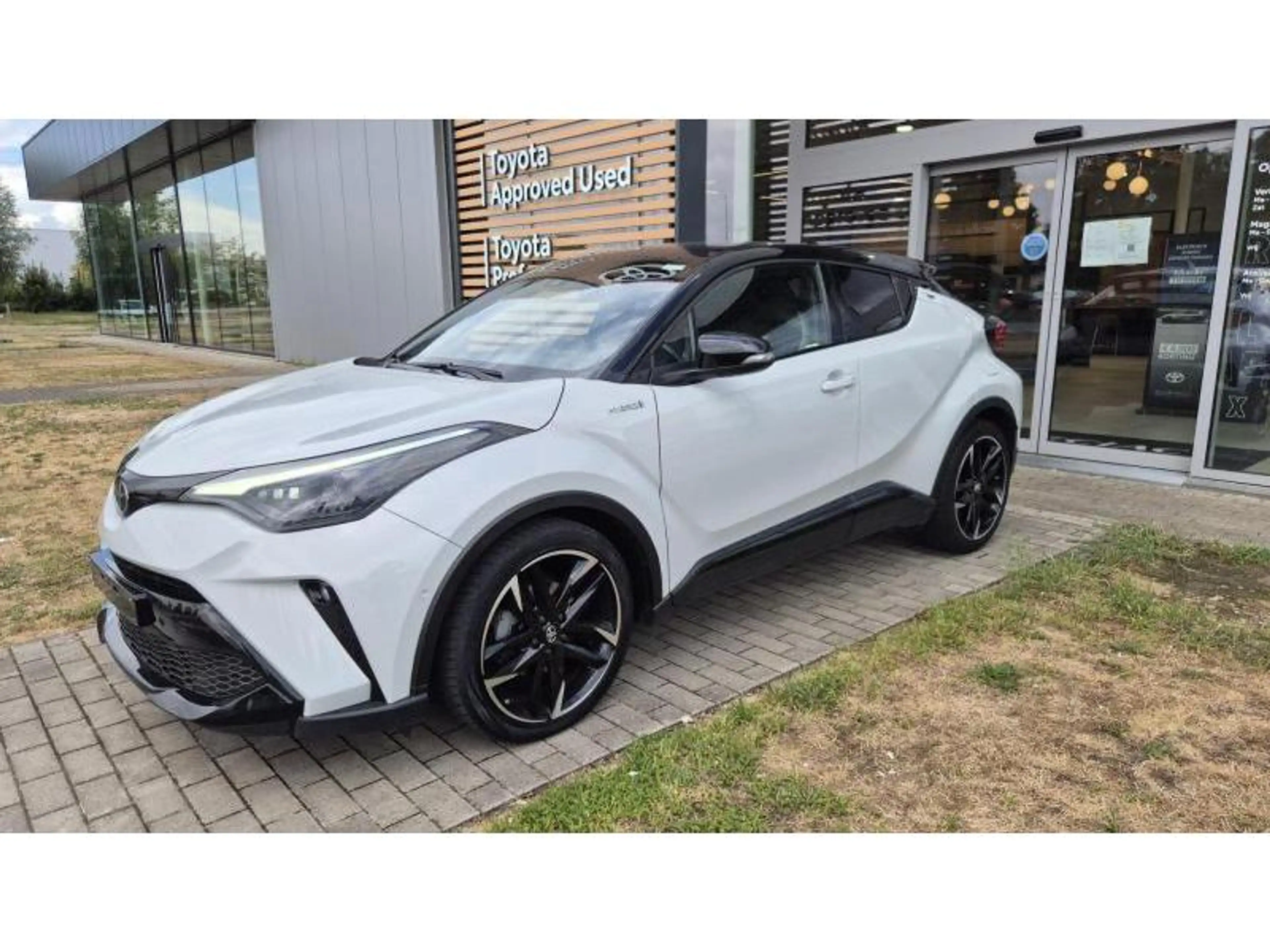 Toyota C-HR GR Sport — photo 12