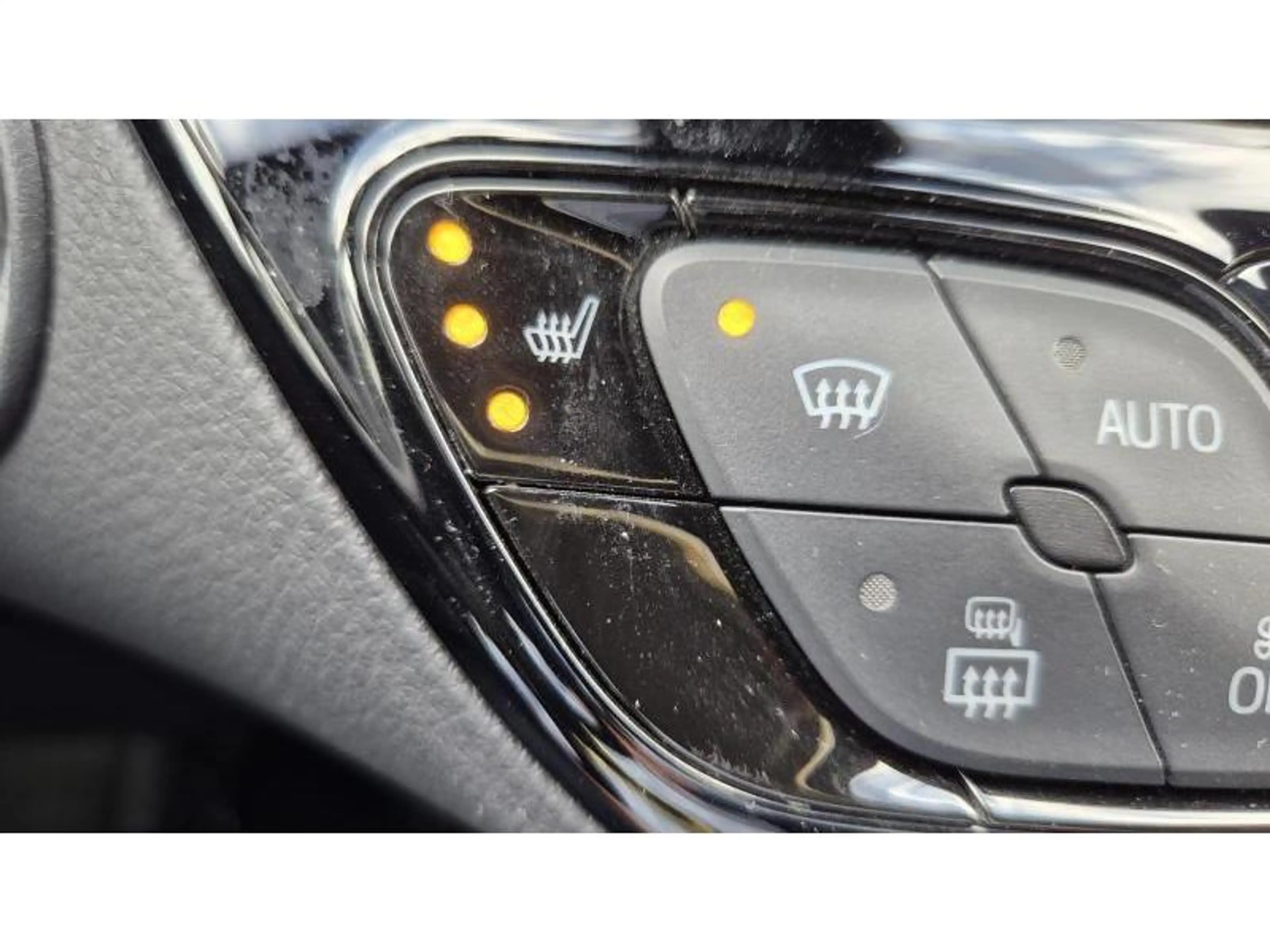 Toyota C-HR GR Sport — photo 11