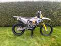 Husqvarna FE 250 Beyaz - thumbnail 4