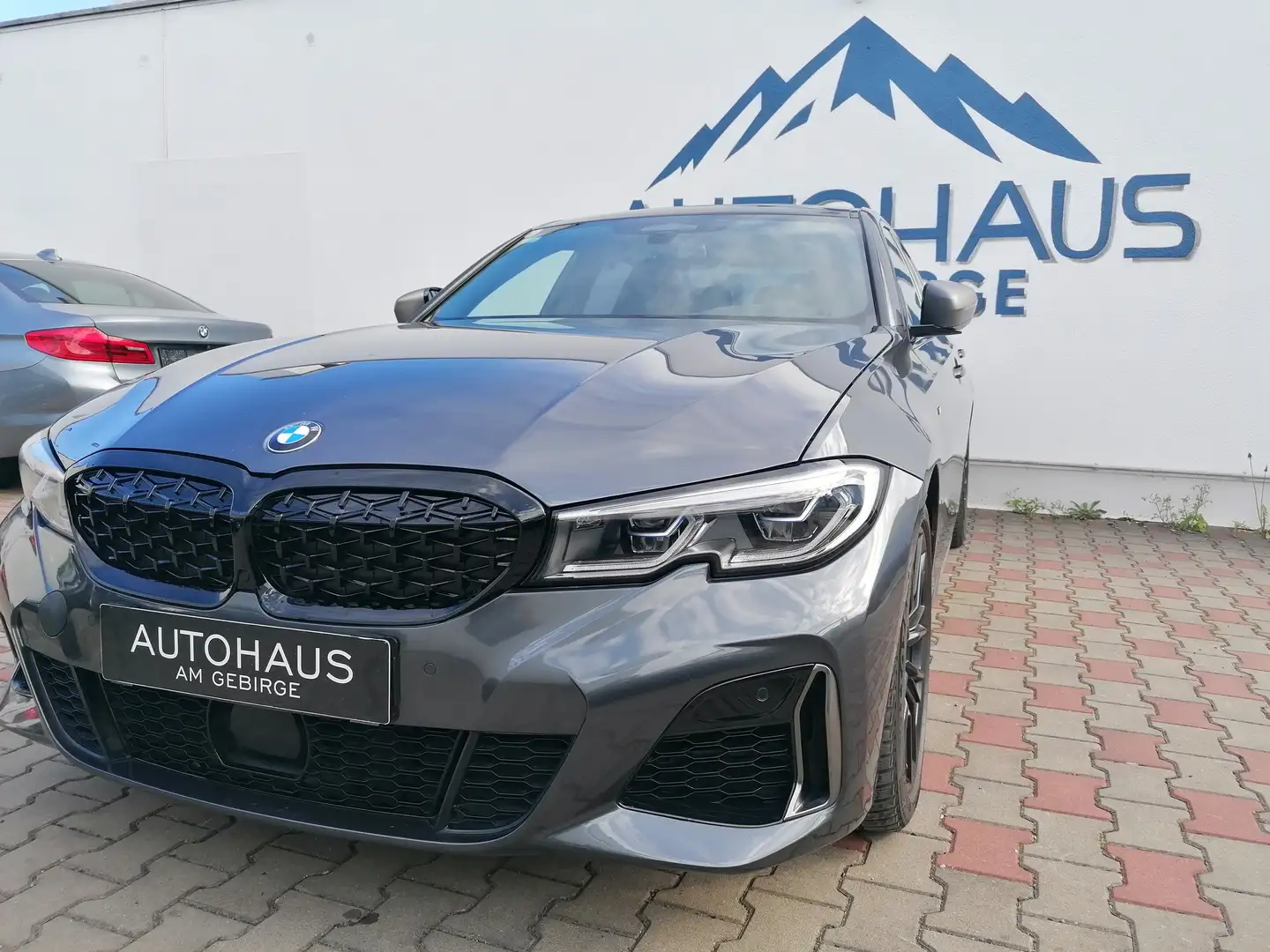 BMW 340 M340i xDrive Aut. Grau - 2