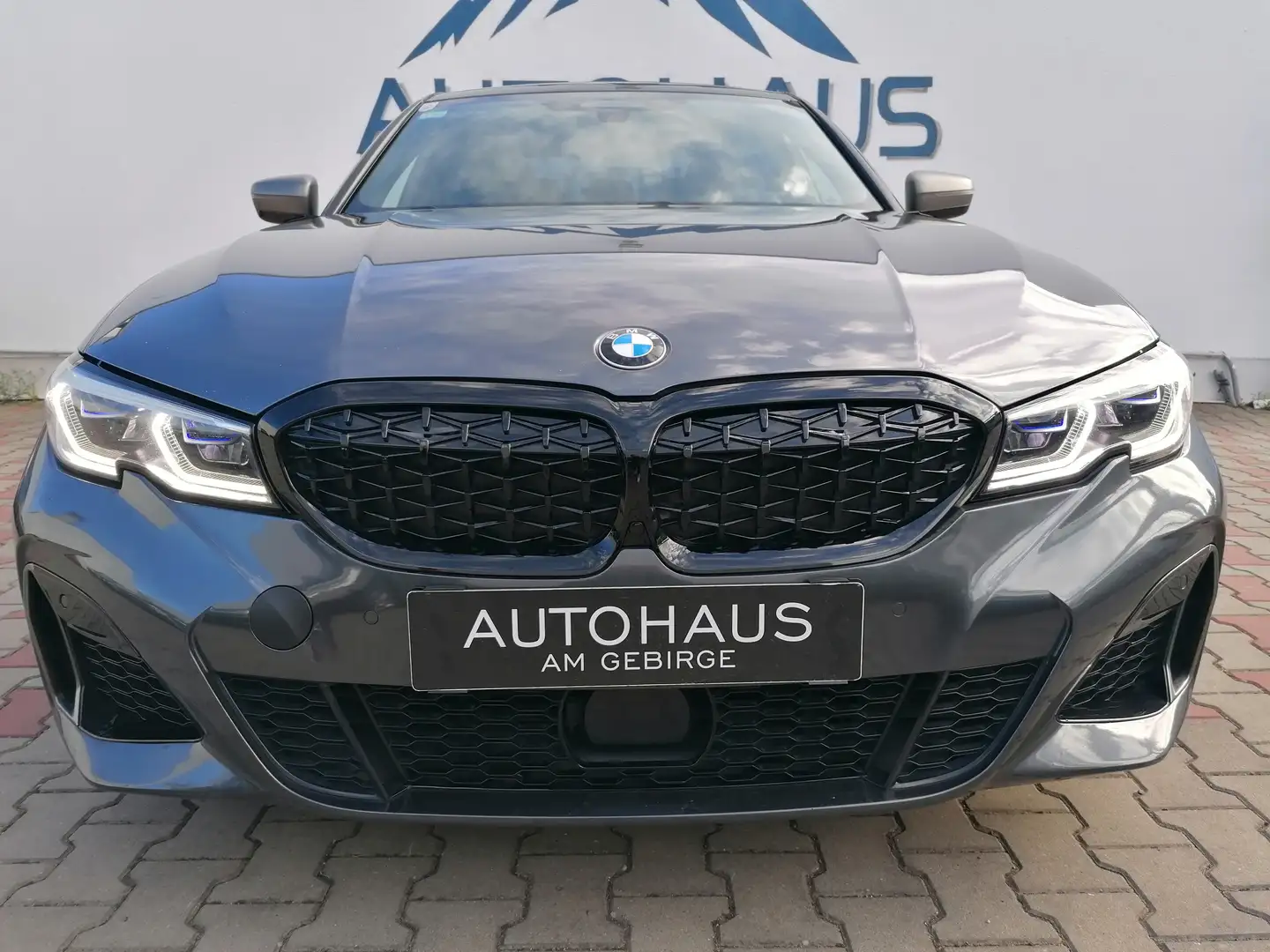 BMW 340 M340i xDrive Aut. Grau - 1