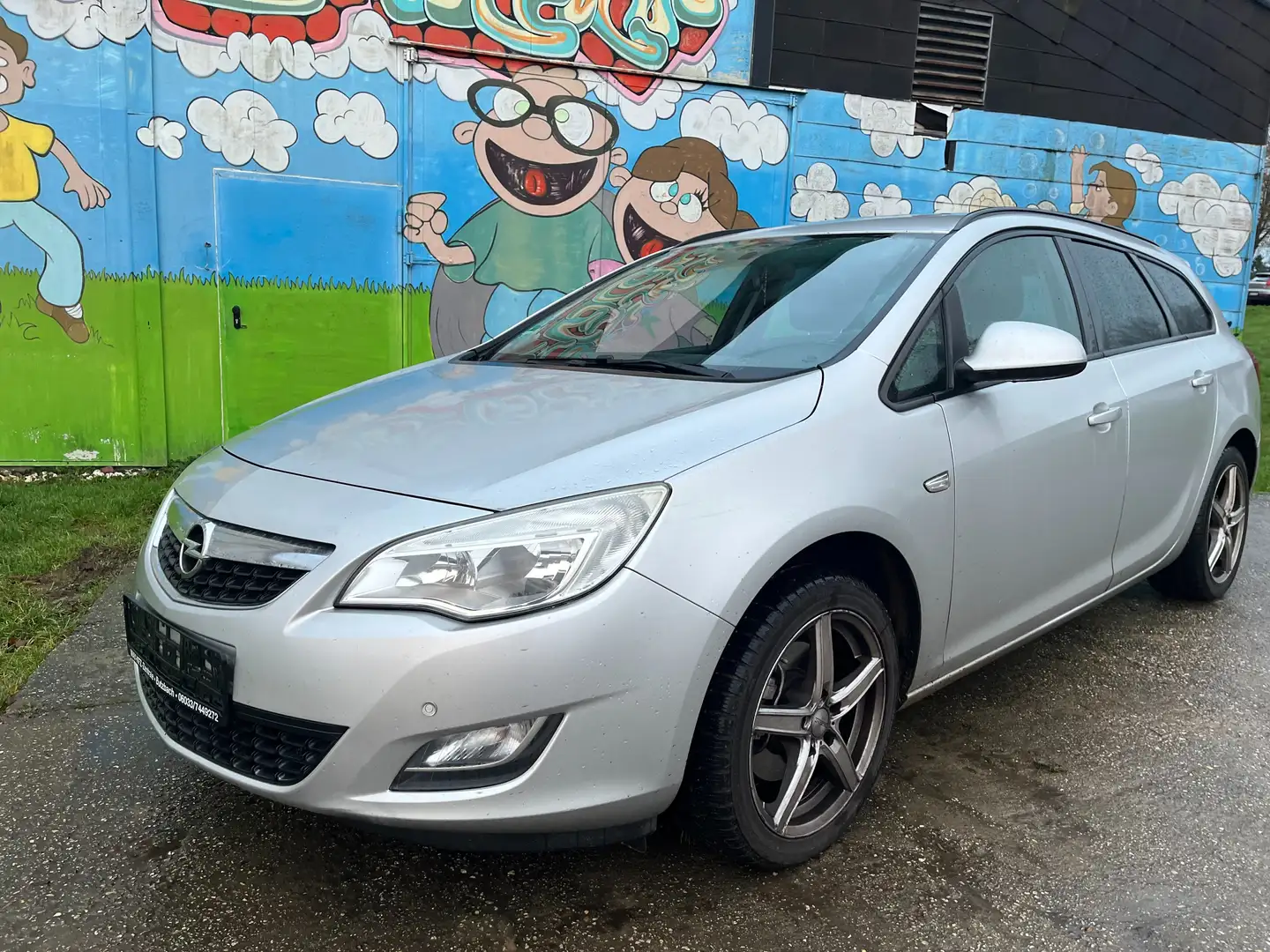Opel Astra Design Edition Grau - 1