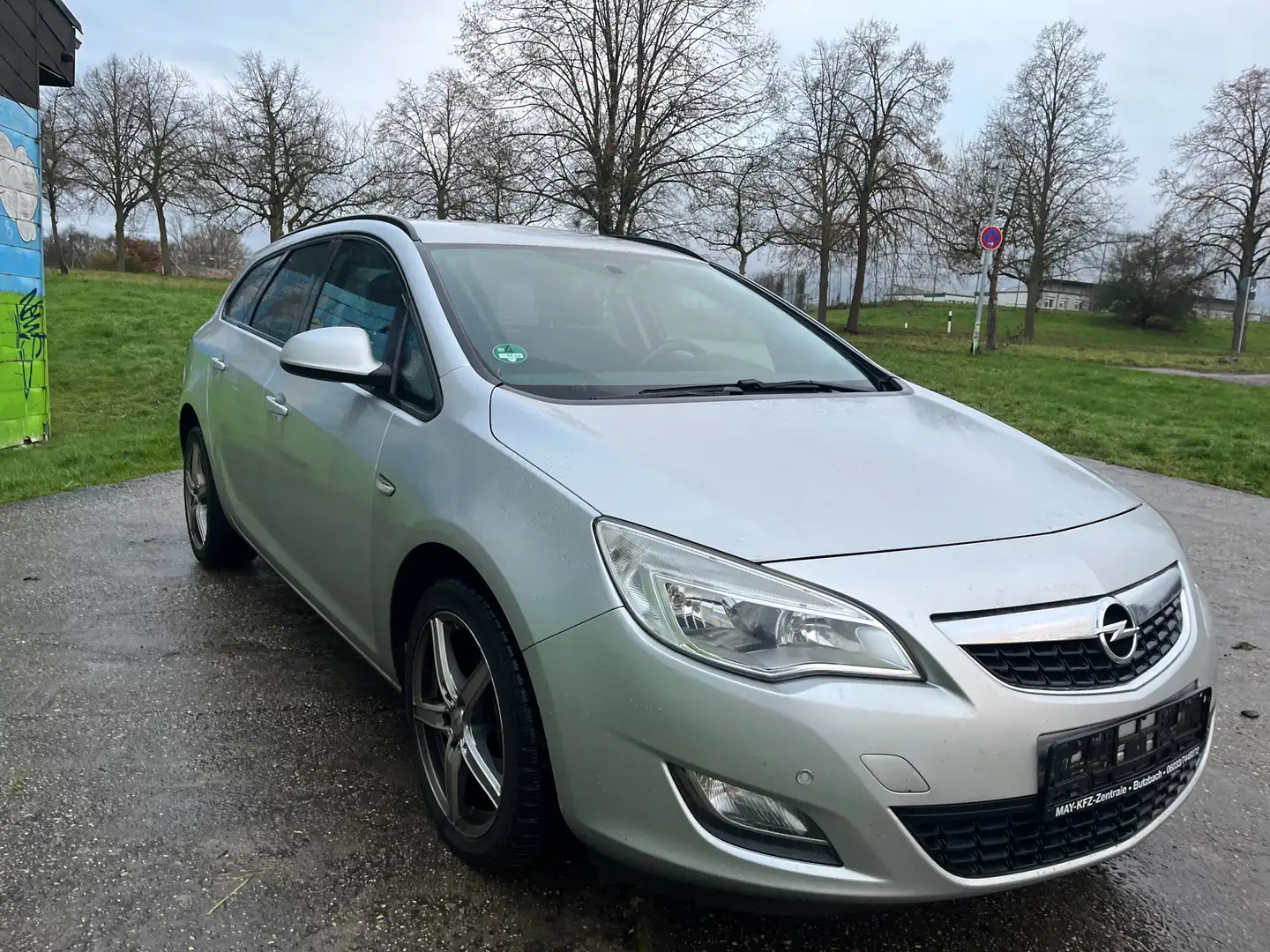Opel Astra Design Edition Grau - 2