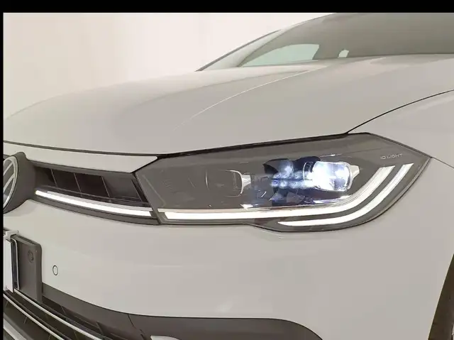 Volkswagen Polo view 5